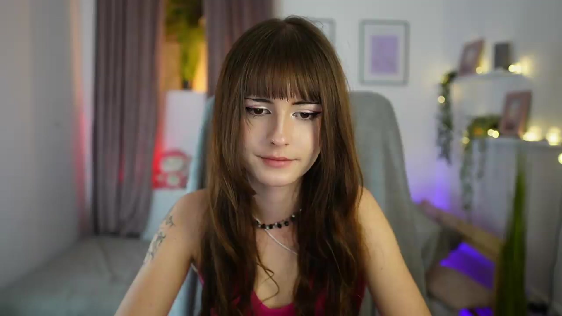 Gallery image thumbnail from Ella_Young's myfreecams stream on, 09/18/2026, 18:01 image 2 of 20