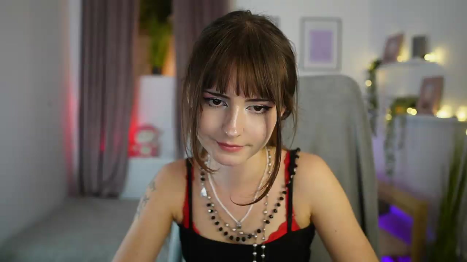 Gallery image thumbnail from Ella_Young's myfreecams stream on, 09/20/2026, 17:16 image 1 of 20