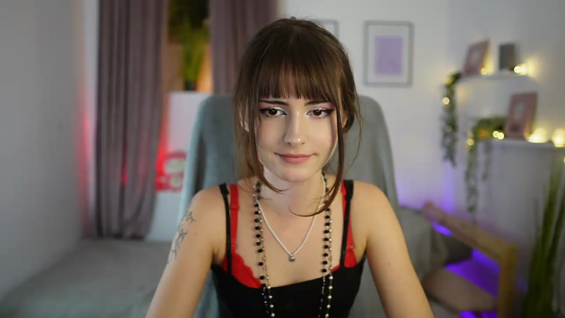 Gallery image thumbnail from Ella_Young's myfreecams stream on, 09/20/2026, 17:39 image 8 of 20