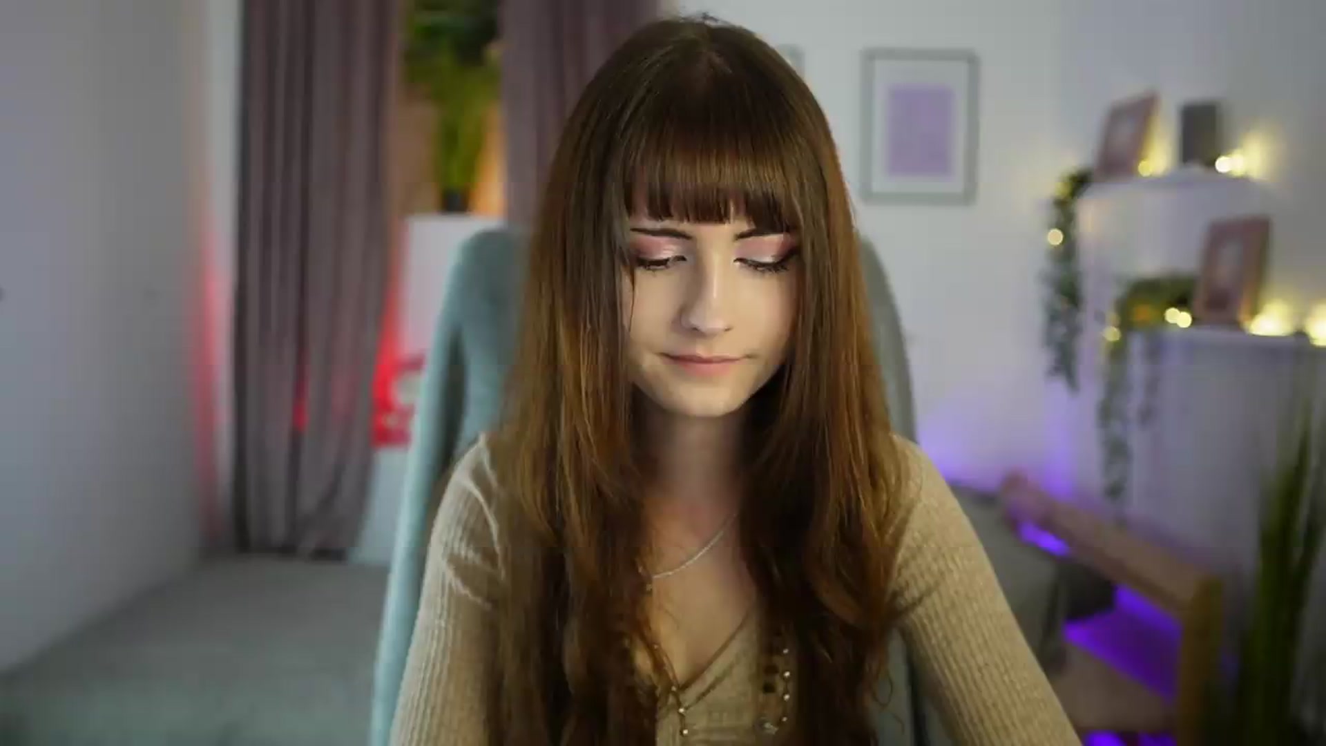 Gallery image thumbnail from Ella_Young's myfreecams stream on, 09/21/2026, 14:24 image 4 of 20