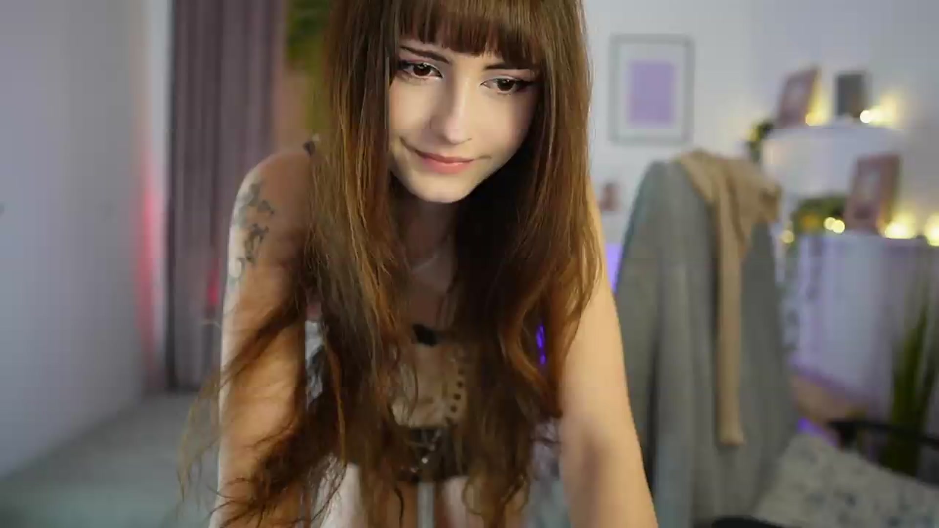 Gallery image thumbnail from Ella_Young's myfreecams stream on, 09/21/2026, 14:24 image 12 of 20