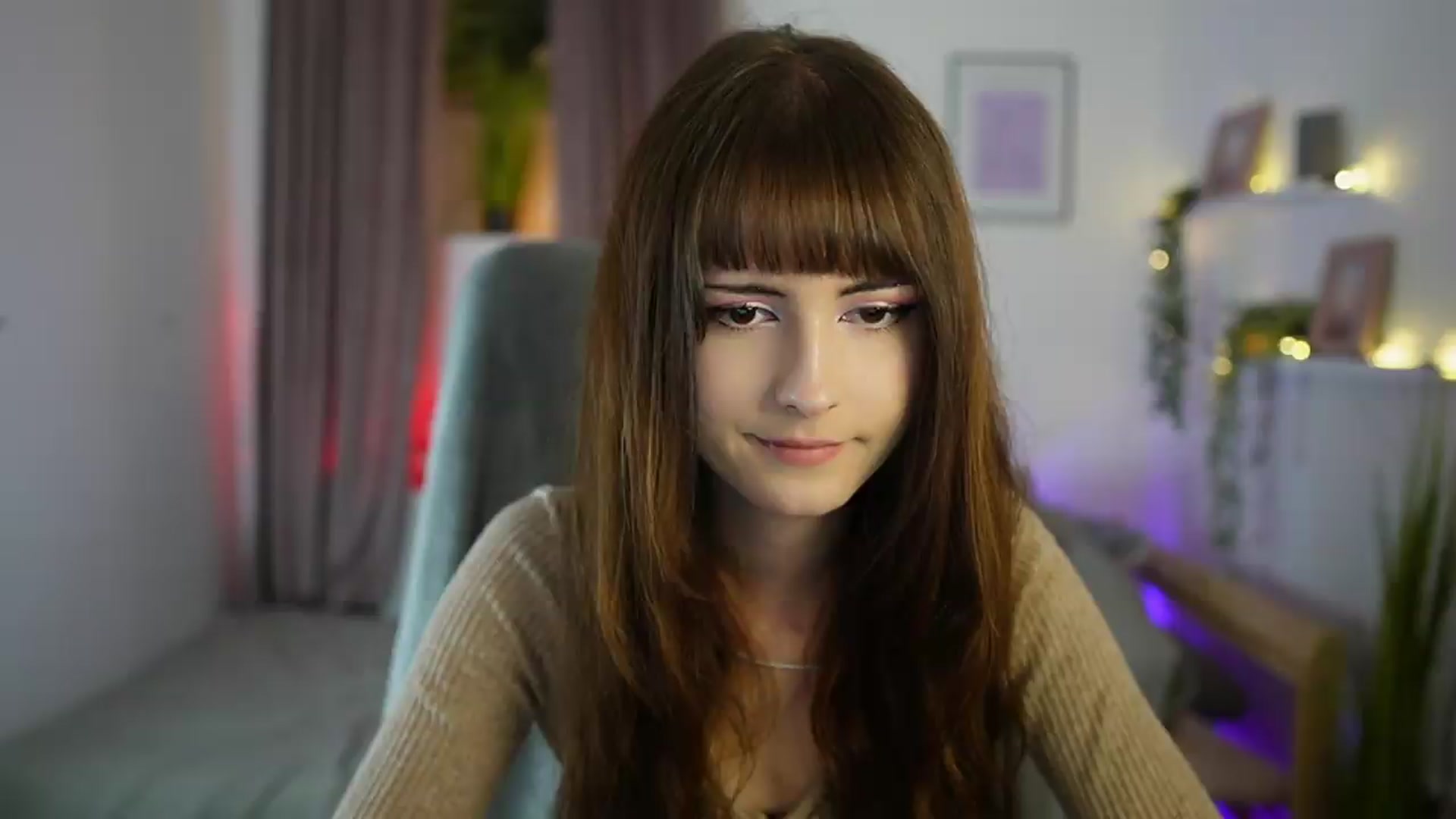 Gallery image thumbnail from Ella_Young's myfreecams stream on, 09/21/2026, 15:35 image 11 of 20