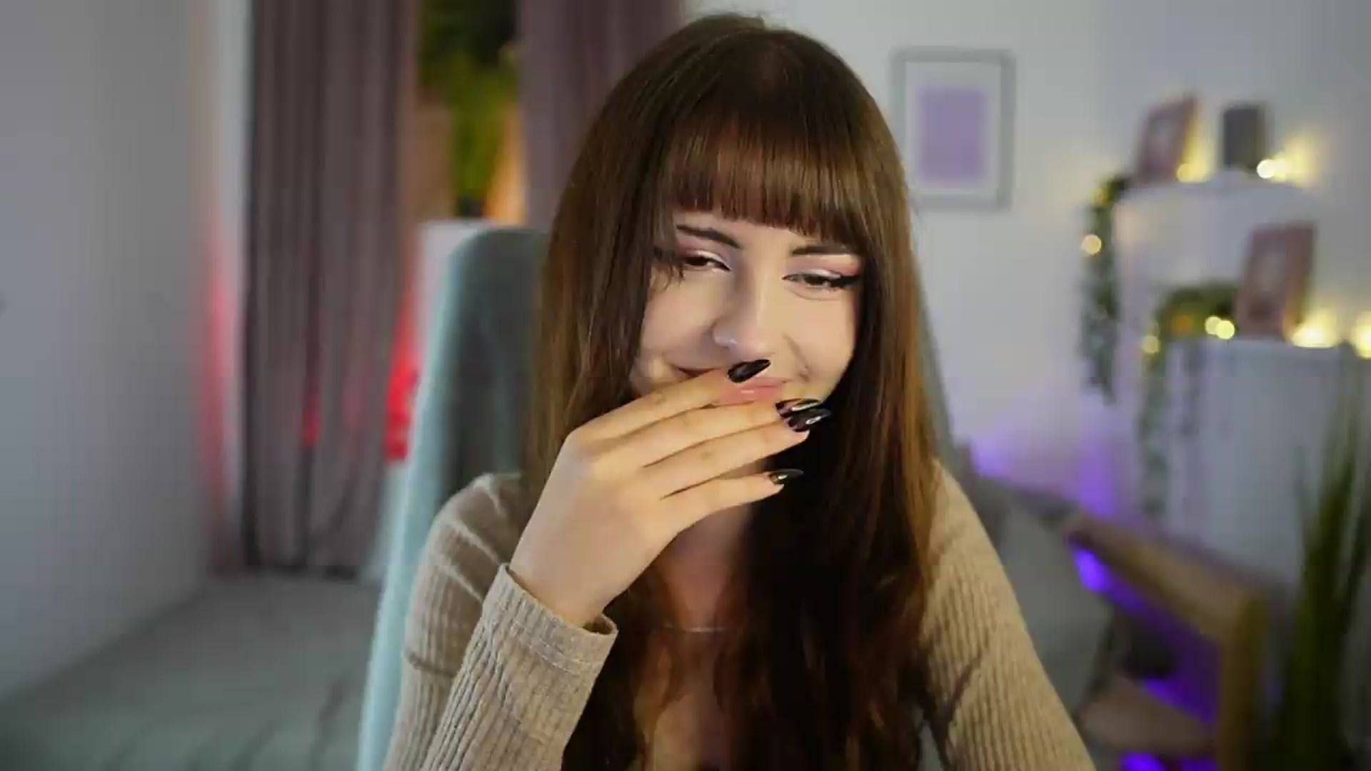 Gallery image thumbnail from Ella_Young's myfreecams stream on, 09/21/2026, 15:35 image 10 of 20