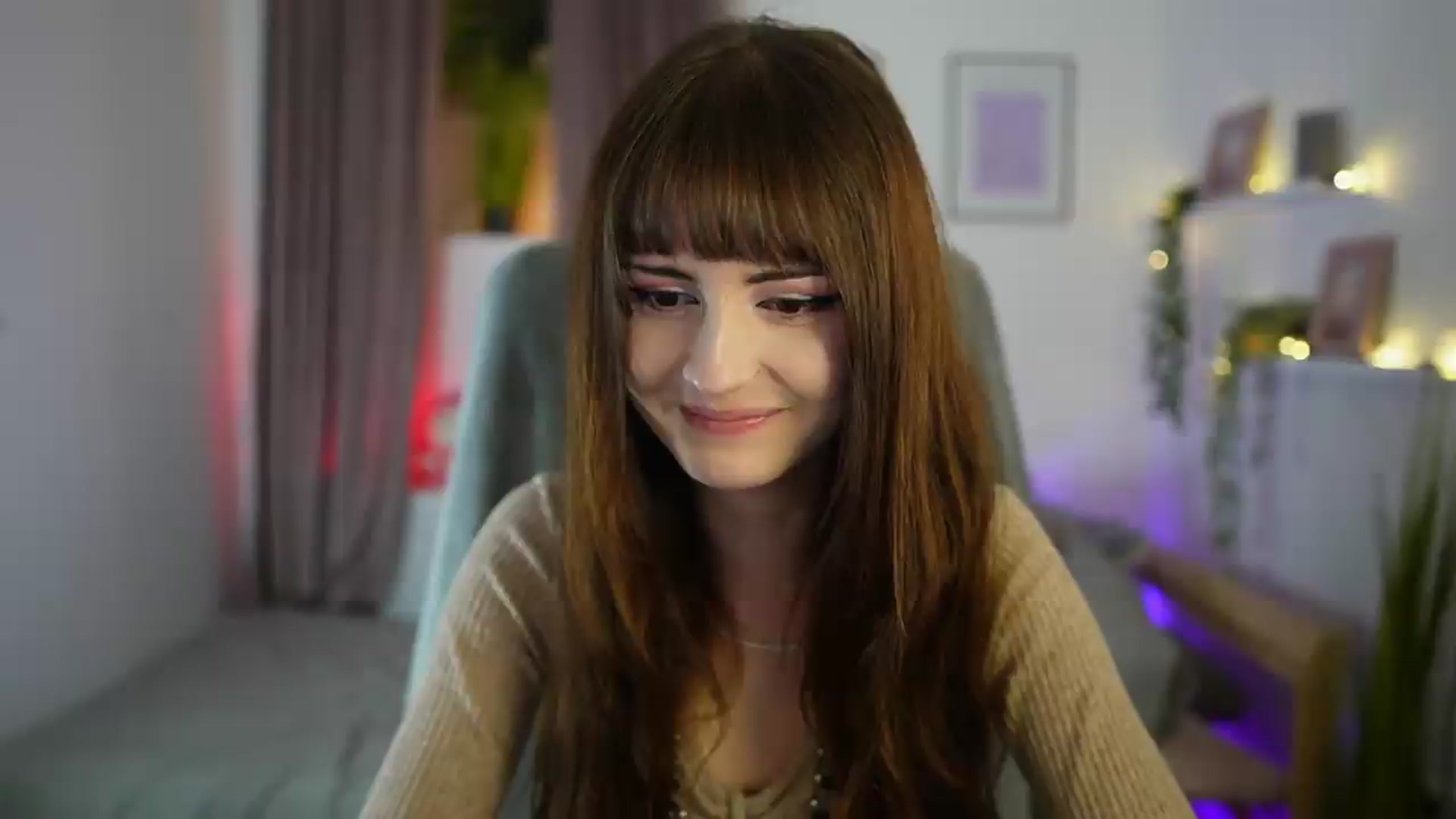 Gallery image thumbnail from Ella_Young's myfreecams stream on, 09/21/2026, 15:35 image 4 of 20