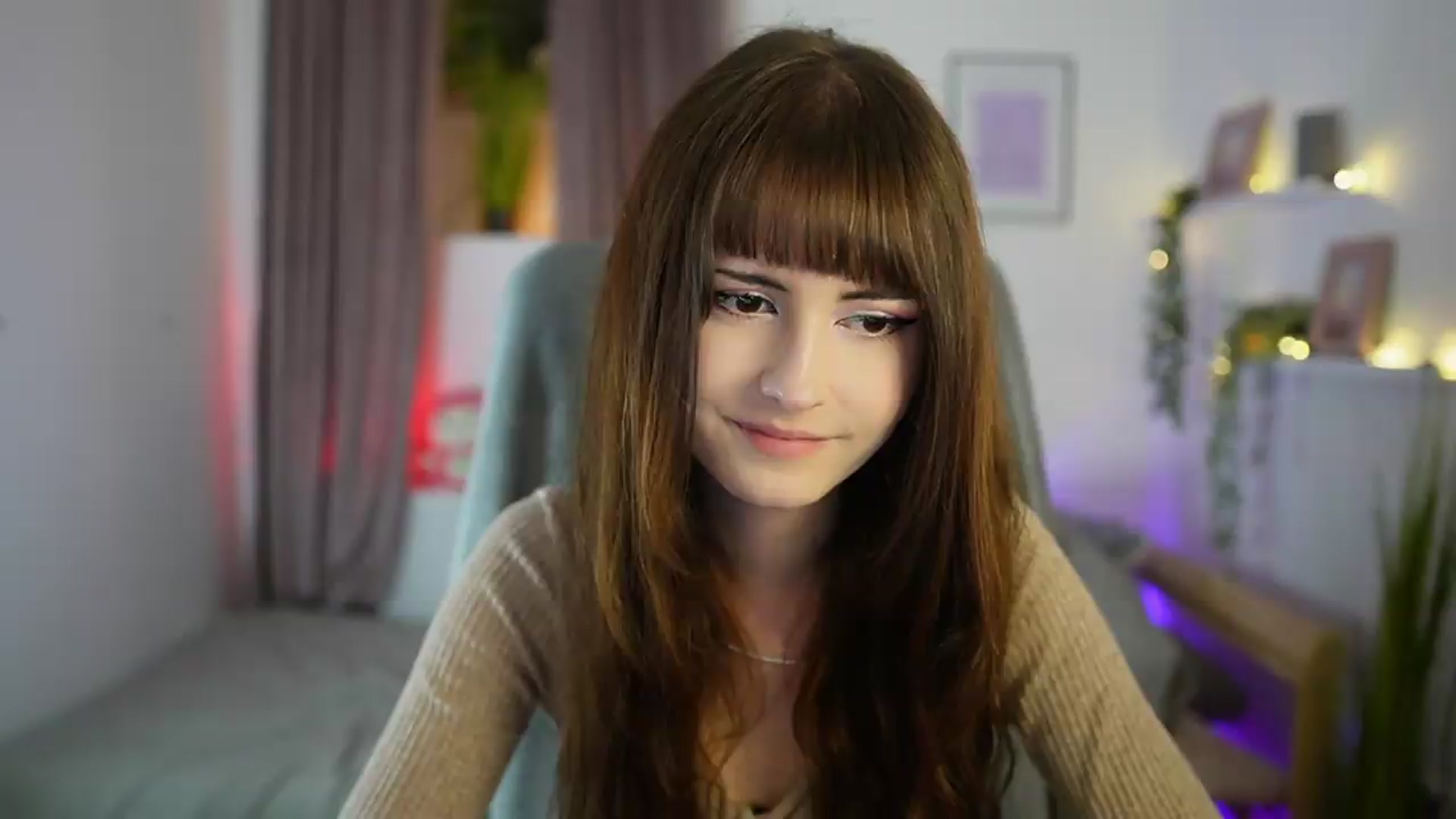 Gallery image thumbnail from Ella_Young's myfreecams stream on, 09/21/2026, 15:35 image 12 of 20