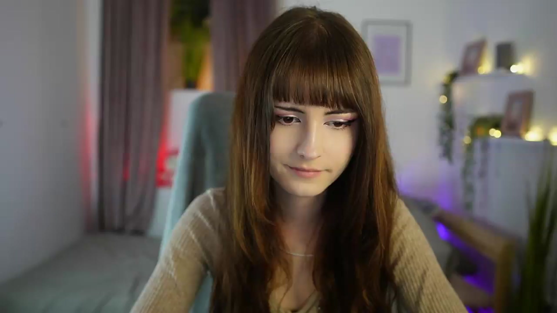 Gallery image thumbnail from Ella_Young's myfreecams stream on, 09/21/2026, 15:35 image 7 of 20