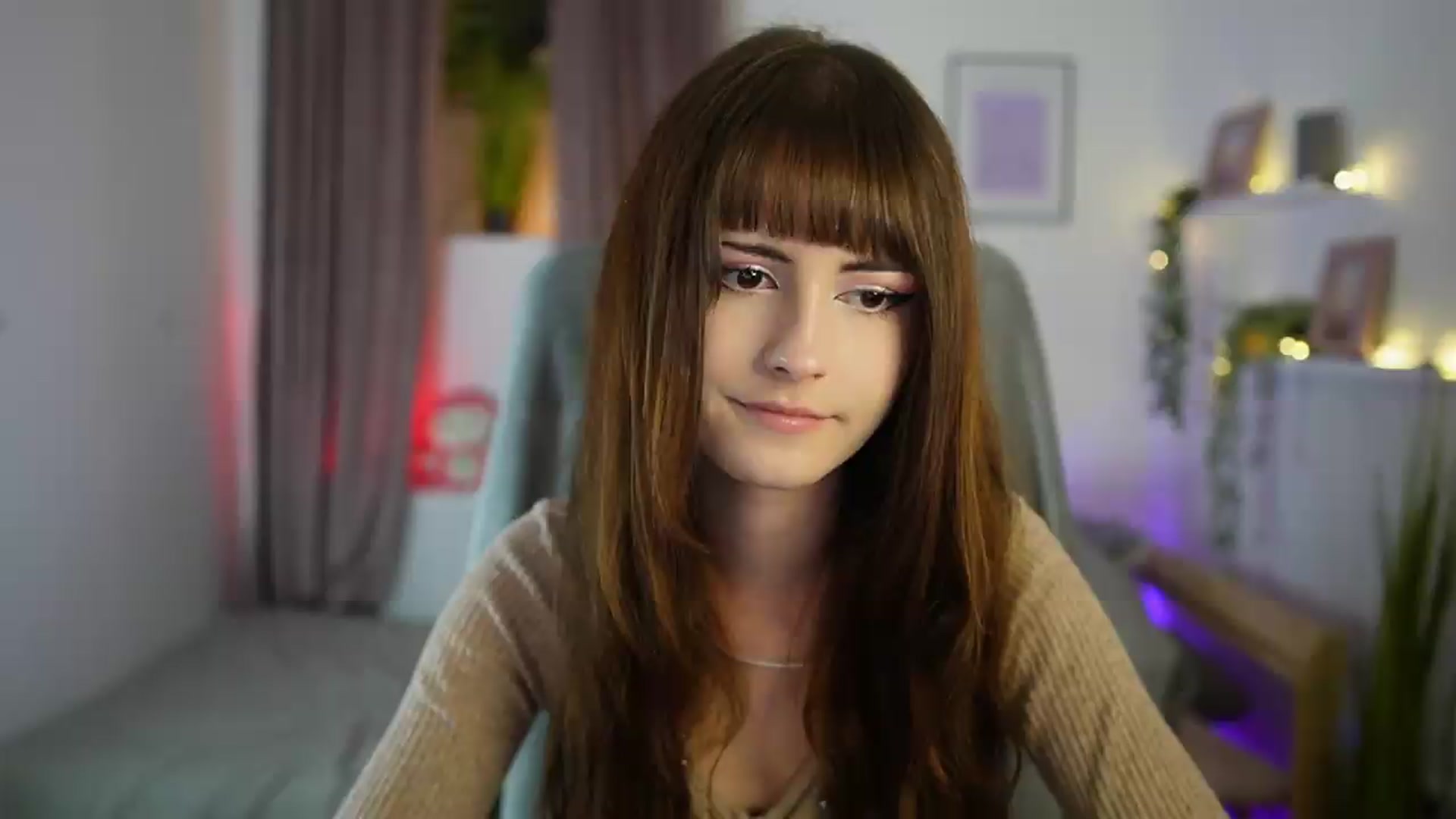 Gallery image thumbnail from Ella_Young's myfreecams stream on, 09/21/2026, 15:35 image 9 of 20