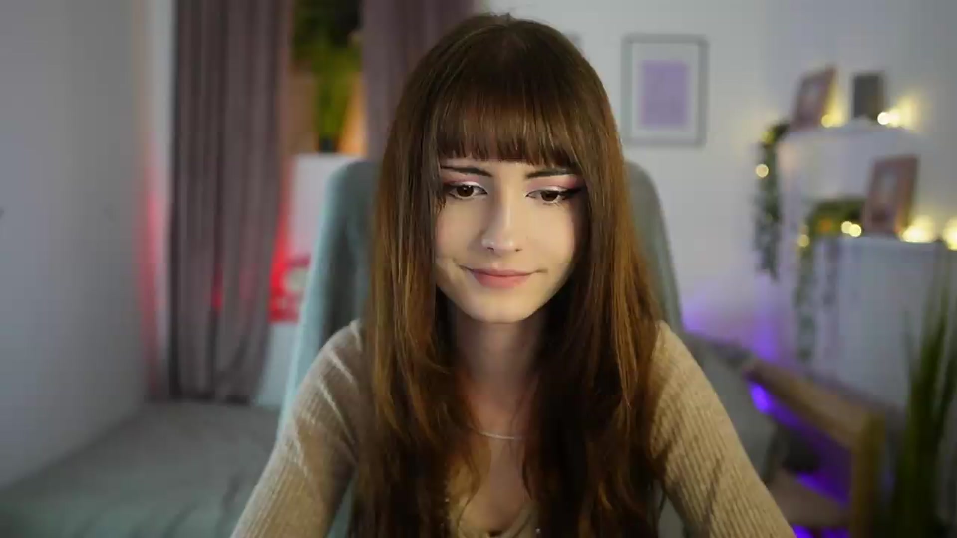Gallery image thumbnail from Ella_Young's myfreecams stream on, 09/21/2026, 15:35 image 8 of 20