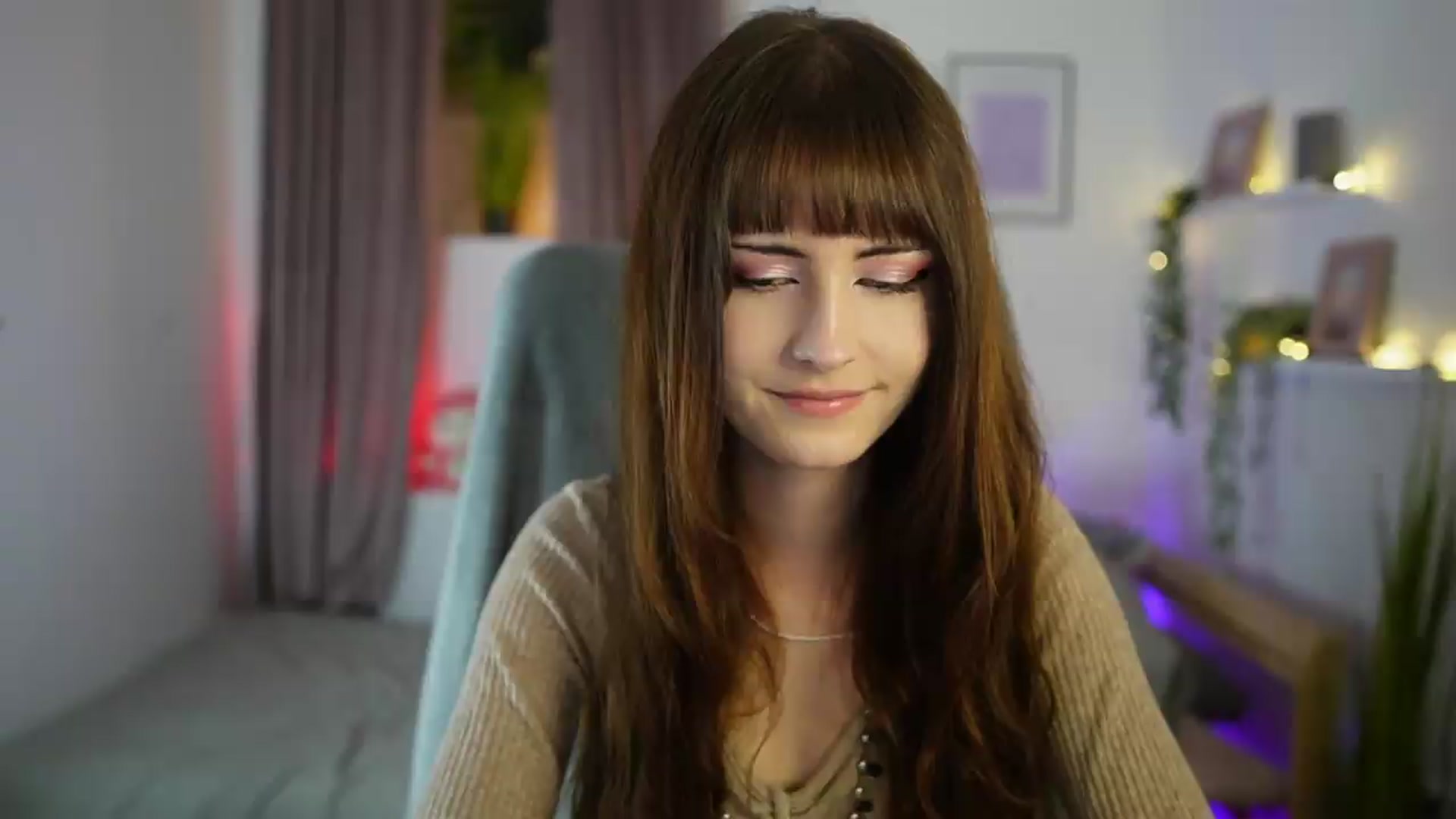 Gallery image thumbnail from Ella_Young's myfreecams stream on, 09/21/2026, 15:35 image 3 of 20