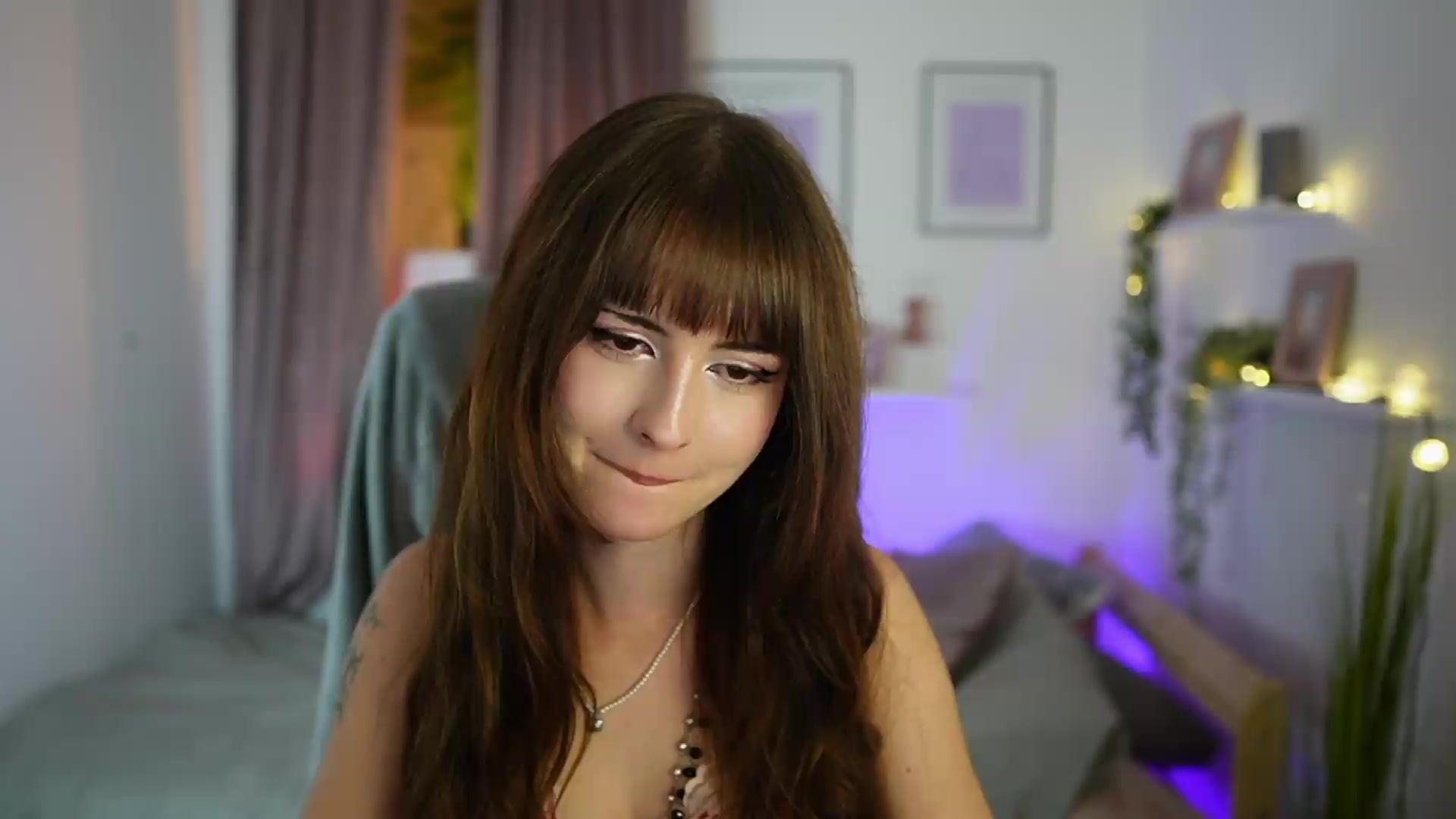 Gallery image thumbnail from Ella_Young's myfreecams stream on, 09/24/2026, 17:15 image 14 of 20