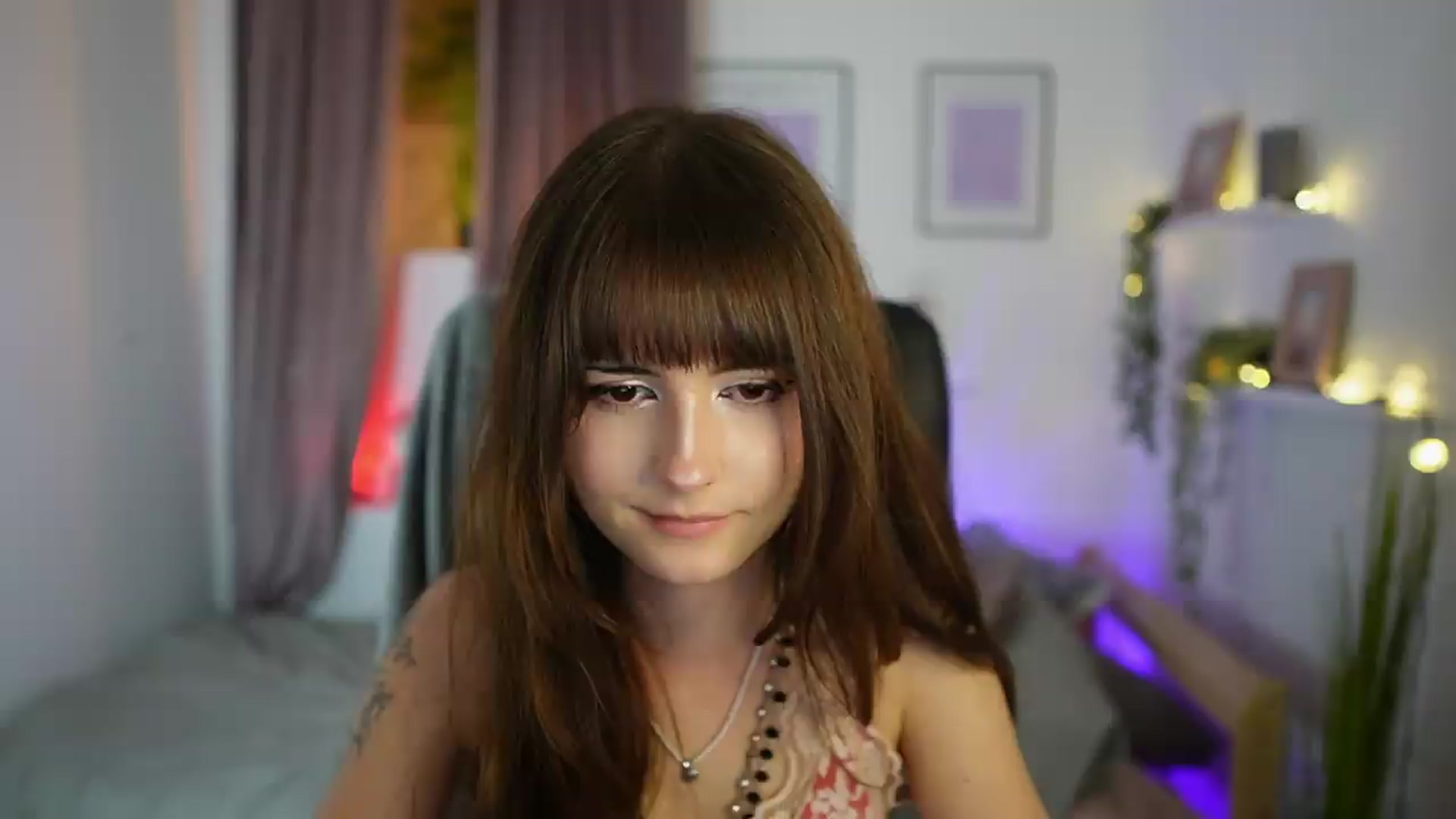 Gallery image thumbnail from Ella_Young's myfreecams stream on, 09/24/2026, 17:15 image 1 of 20