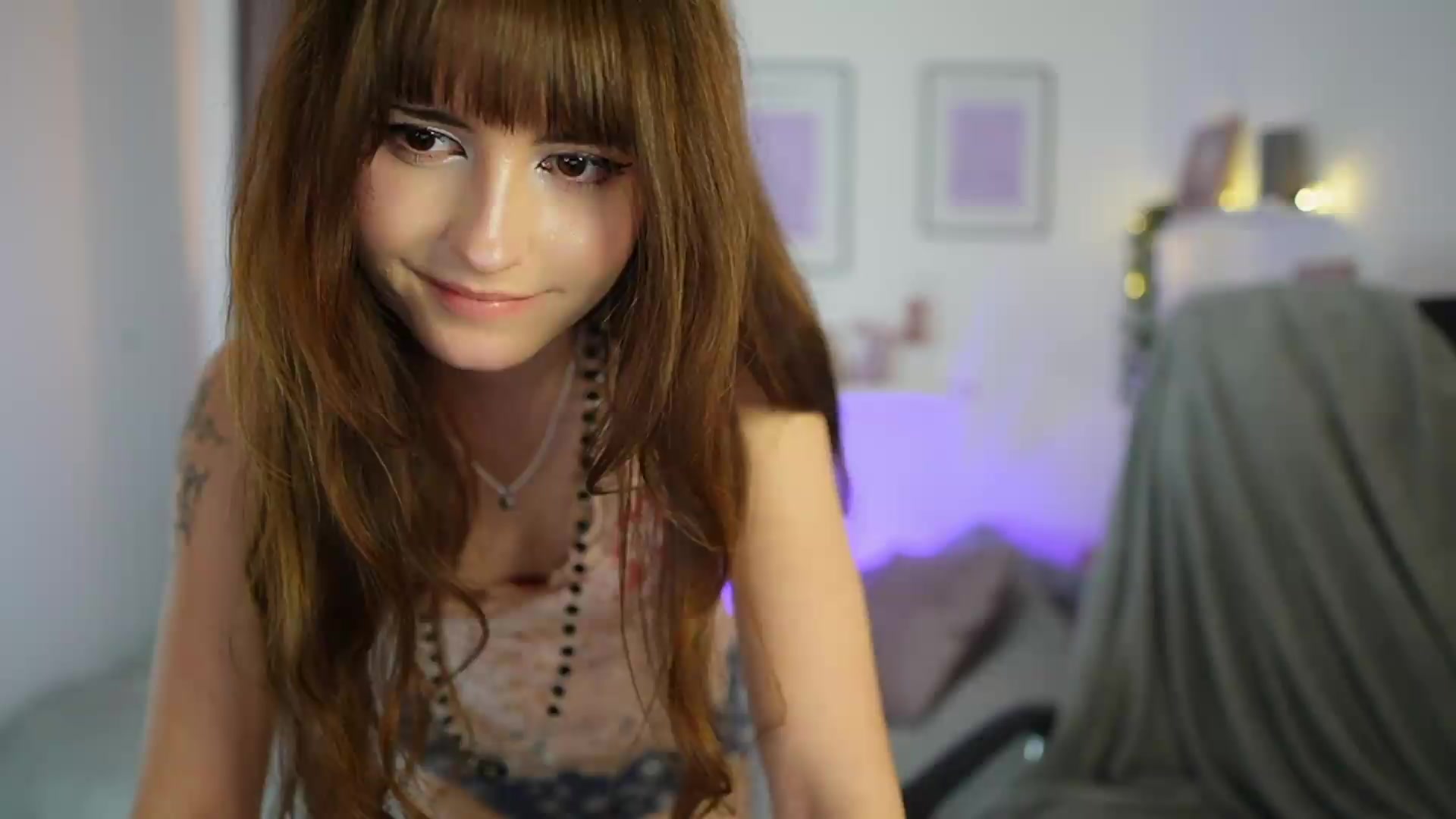 Gallery image thumbnail from Ella_Young's myfreecams stream on, 09/24/2026, 17:15 image 16 of 20