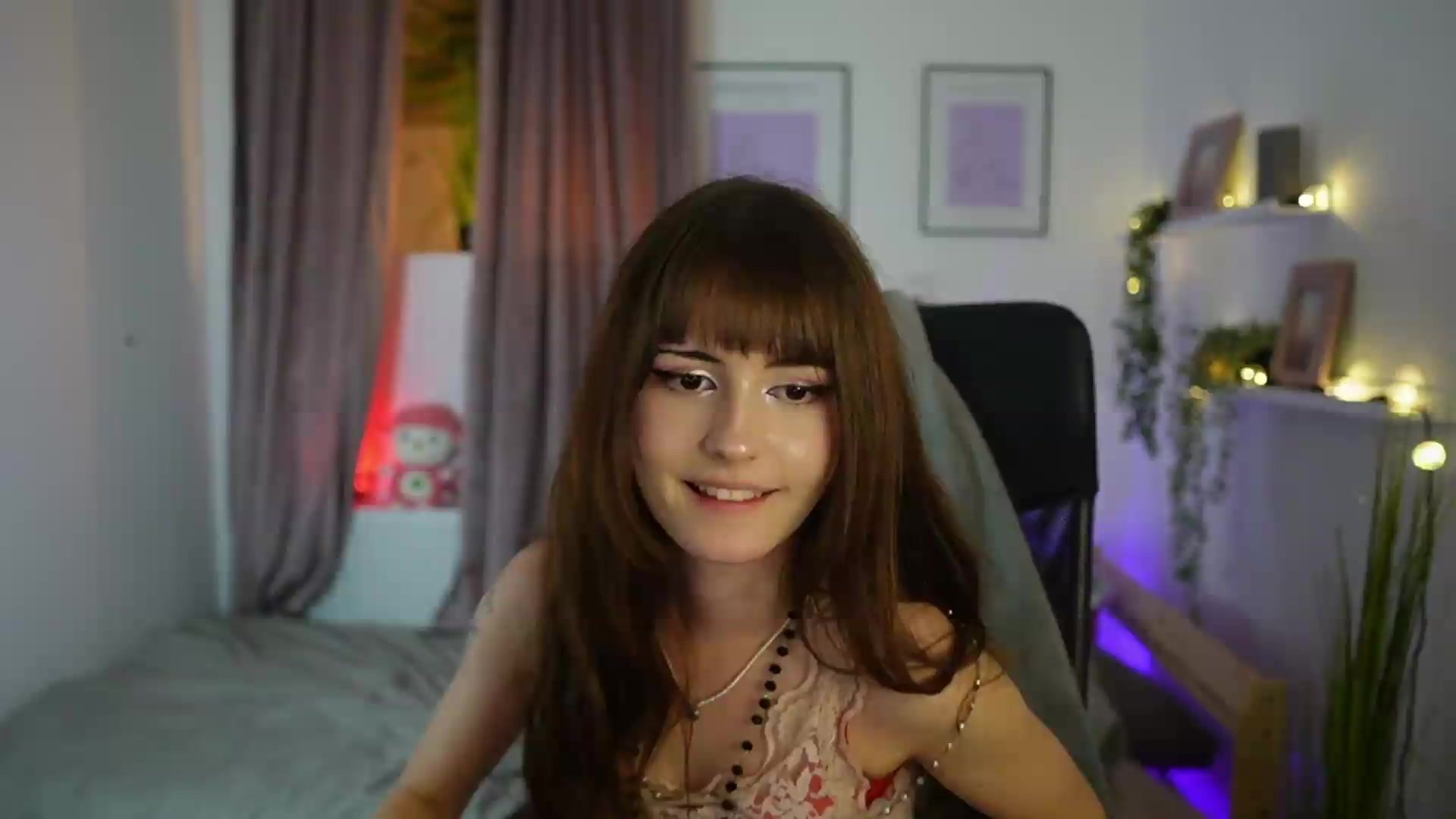 Gallery image thumbnail from Ella_Young's myfreecams stream on, 09/24/2026, 17:15 image 19 of 20