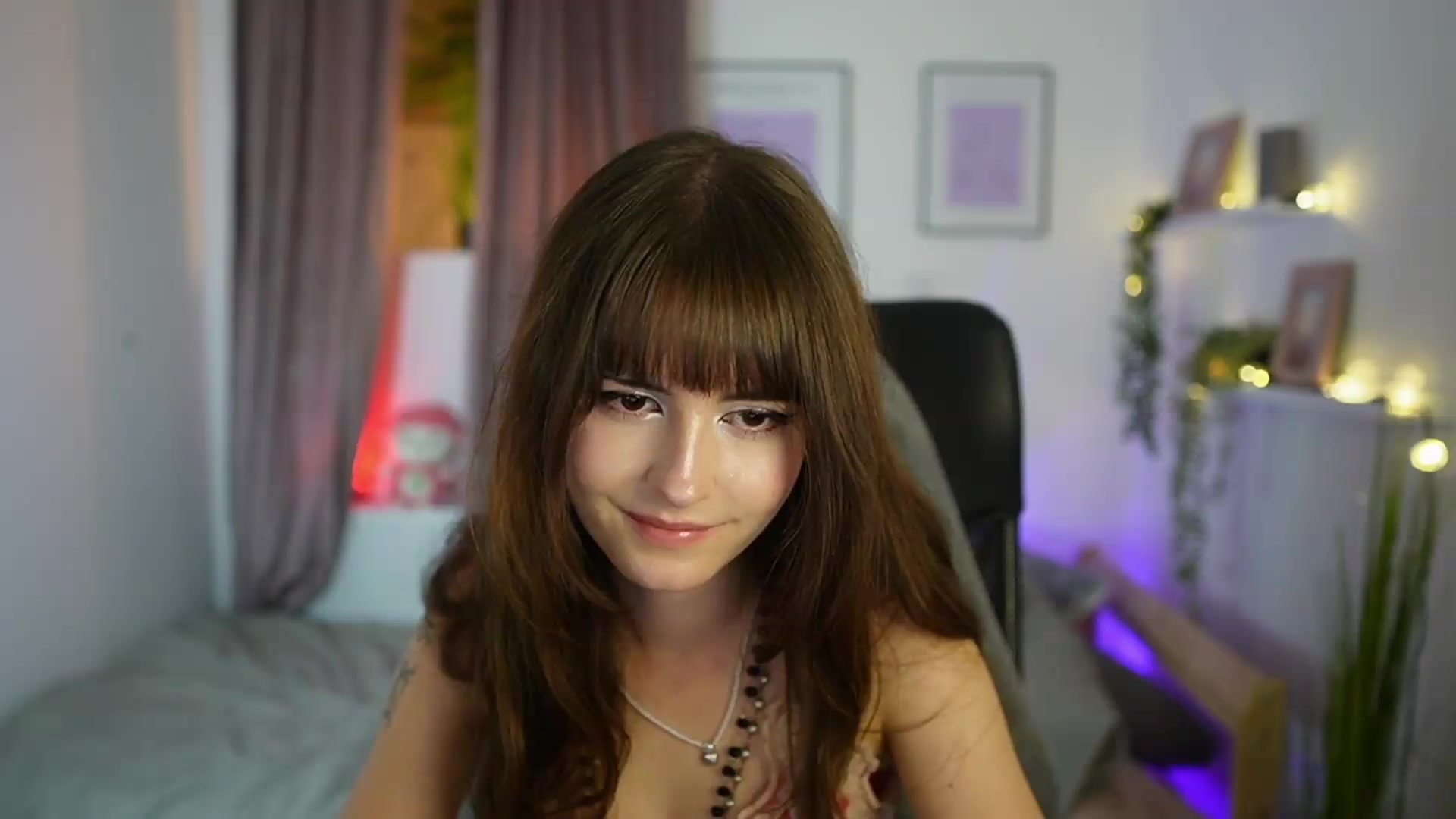 Gallery image thumbnail from Ella_Young's myfreecams stream on, 09/24/2026, 17:15 image 10 of 20