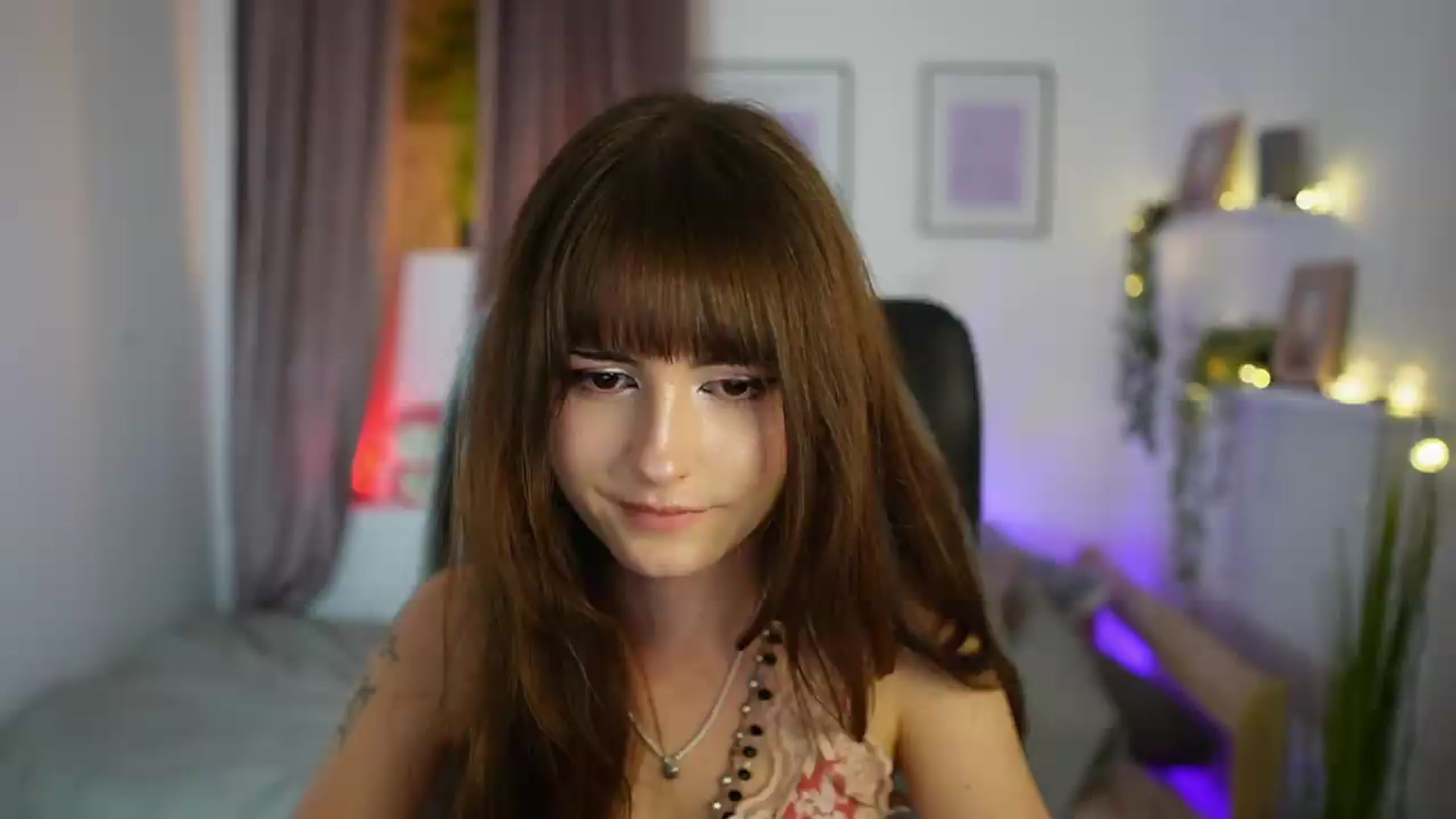 Gallery image thumbnail from Ella_Young's myfreecams stream on, 09/24/2026, 17:15 image 2 of 20