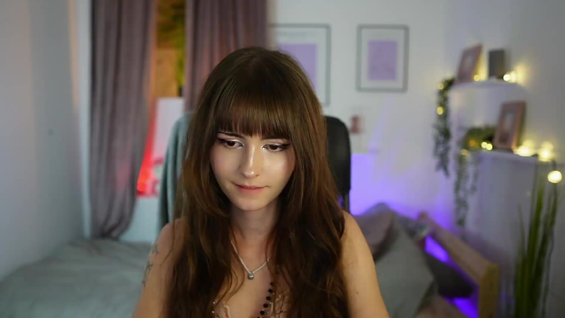 Gallery image thumbnail from Ella_Young's myfreecams stream on, 09/24/2026, 17:15 image 13 of 20