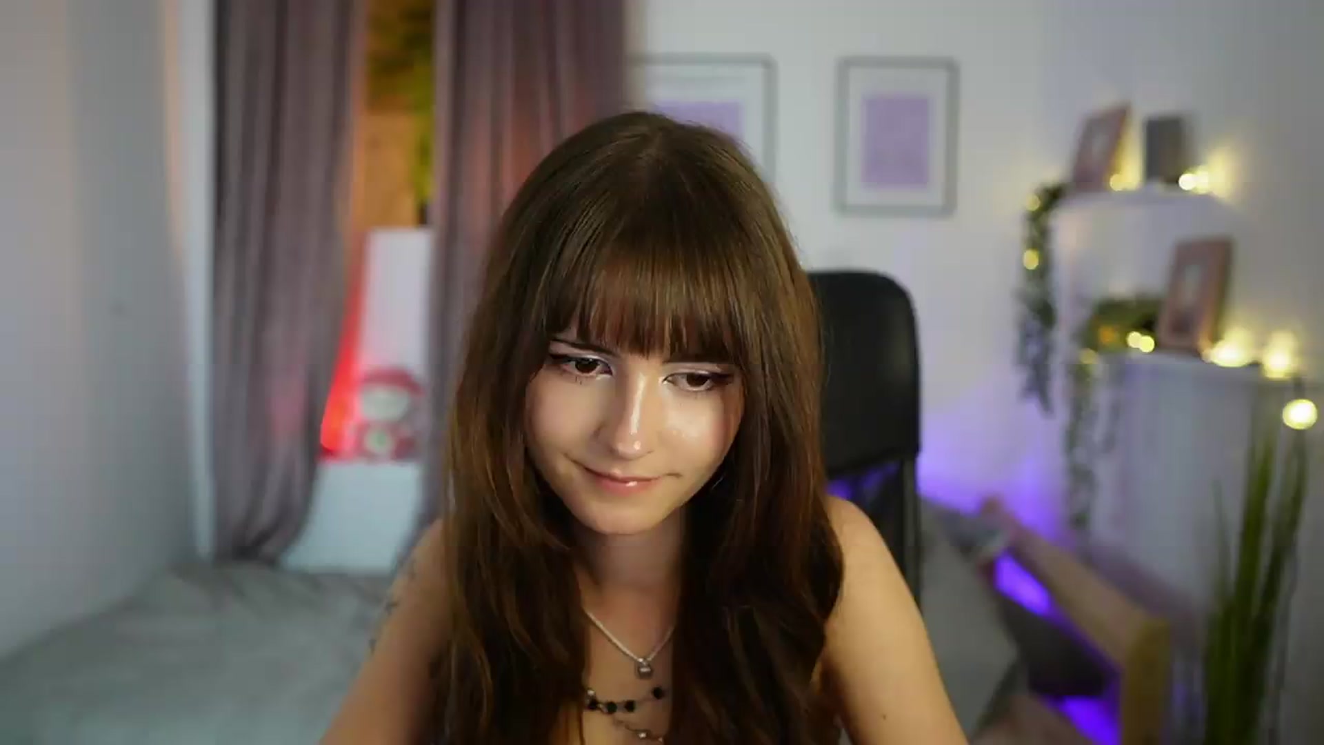 Gallery image thumbnail from Ella_Young's myfreecams stream on, 09/24/2026, 18:01 image 16 of 20