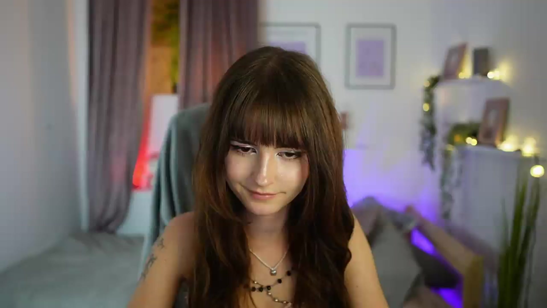 Gallery image thumbnail from Ella_Young's myfreecams stream on, 09/24/2026, 18:01 image 8 of 20