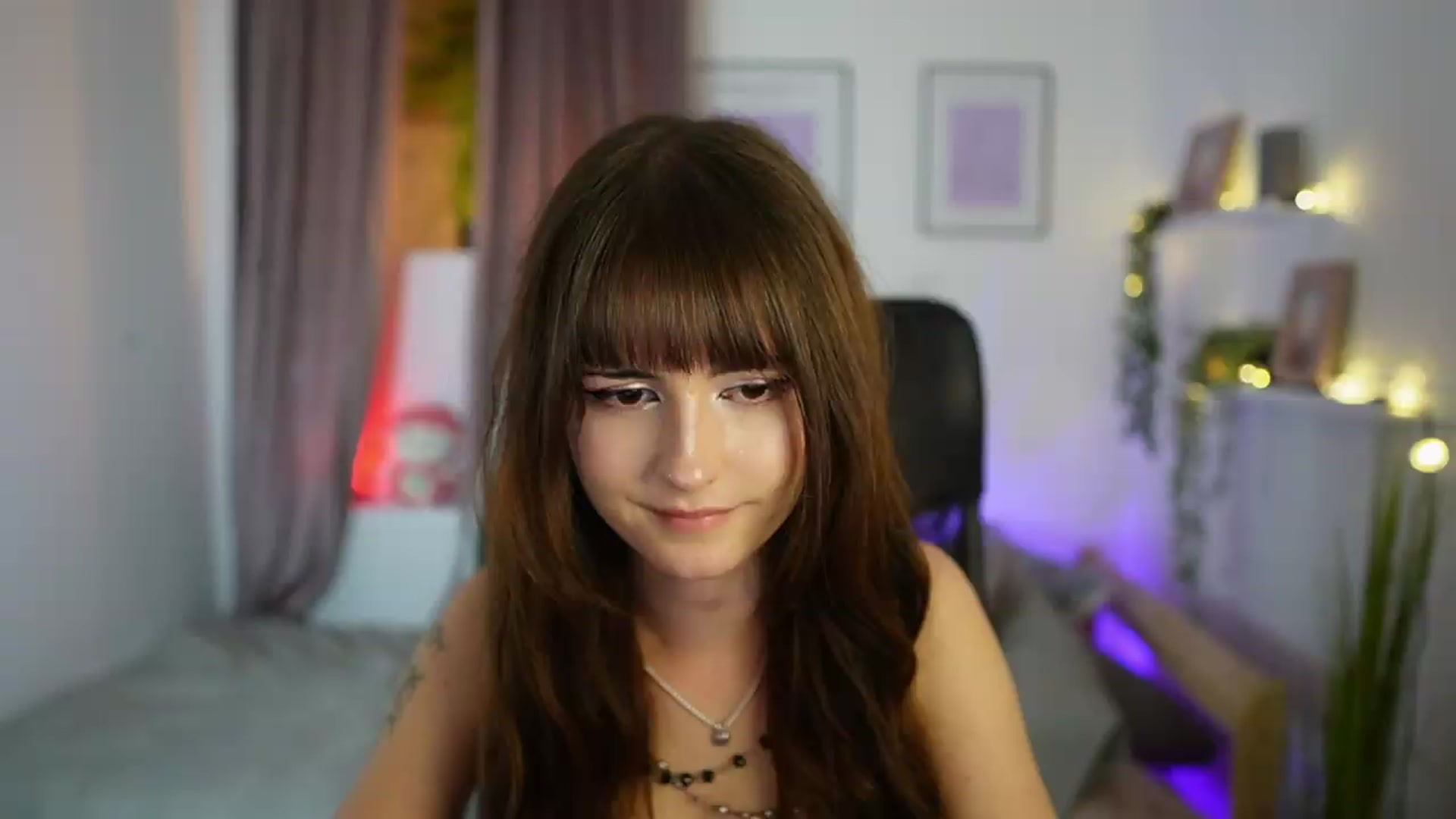 Gallery image thumbnail from Ella_Young's myfreecams stream on, 09/24/2026, 18:01 image 12 of 20