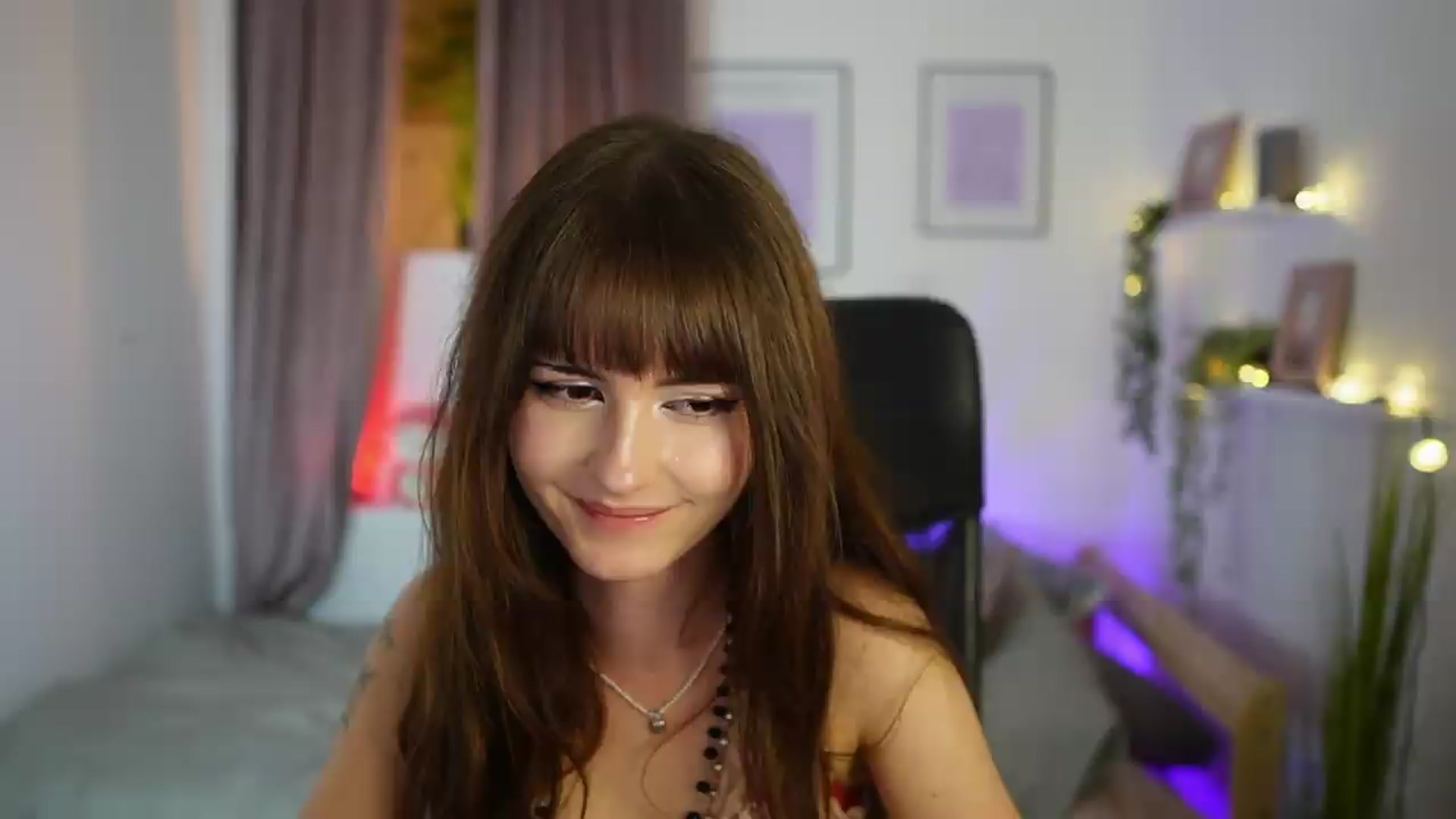 Gallery image thumbnail from Ella_Young's myfreecams stream on, 09/24/2026, 18:01 image 1 of 20