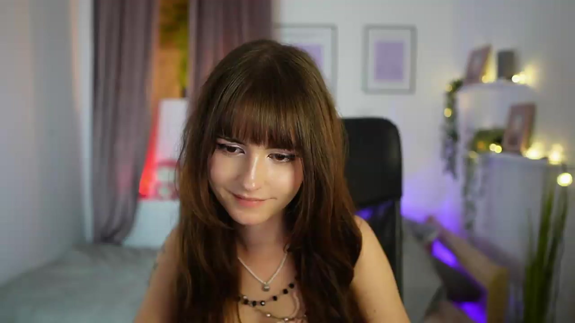 Gallery image thumbnail from Ella_Young's myfreecams stream on, 09/24/2026, 18:01 image 11 of 20