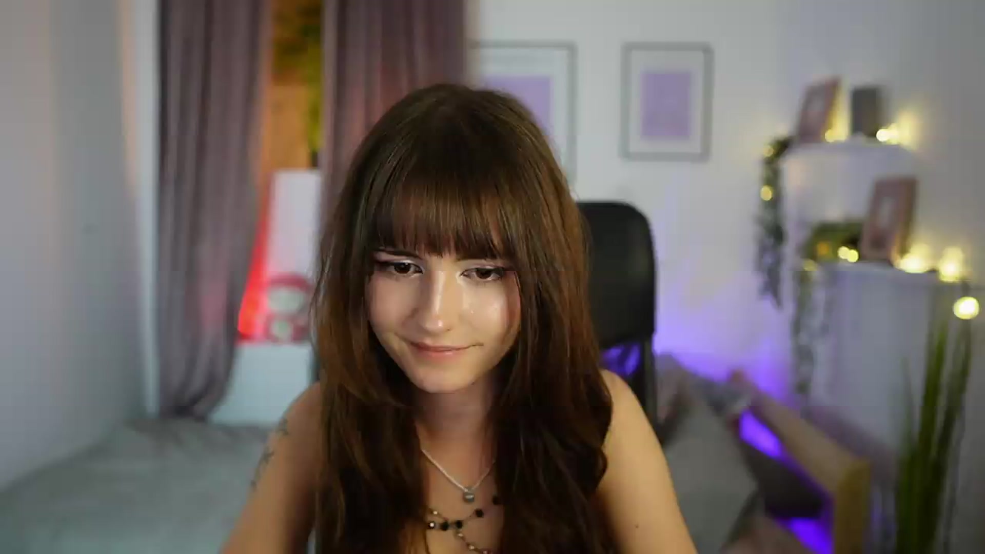Gallery image thumbnail from Ella_Young's myfreecams stream on, 09/24/2026, 18:01 image 10 of 20