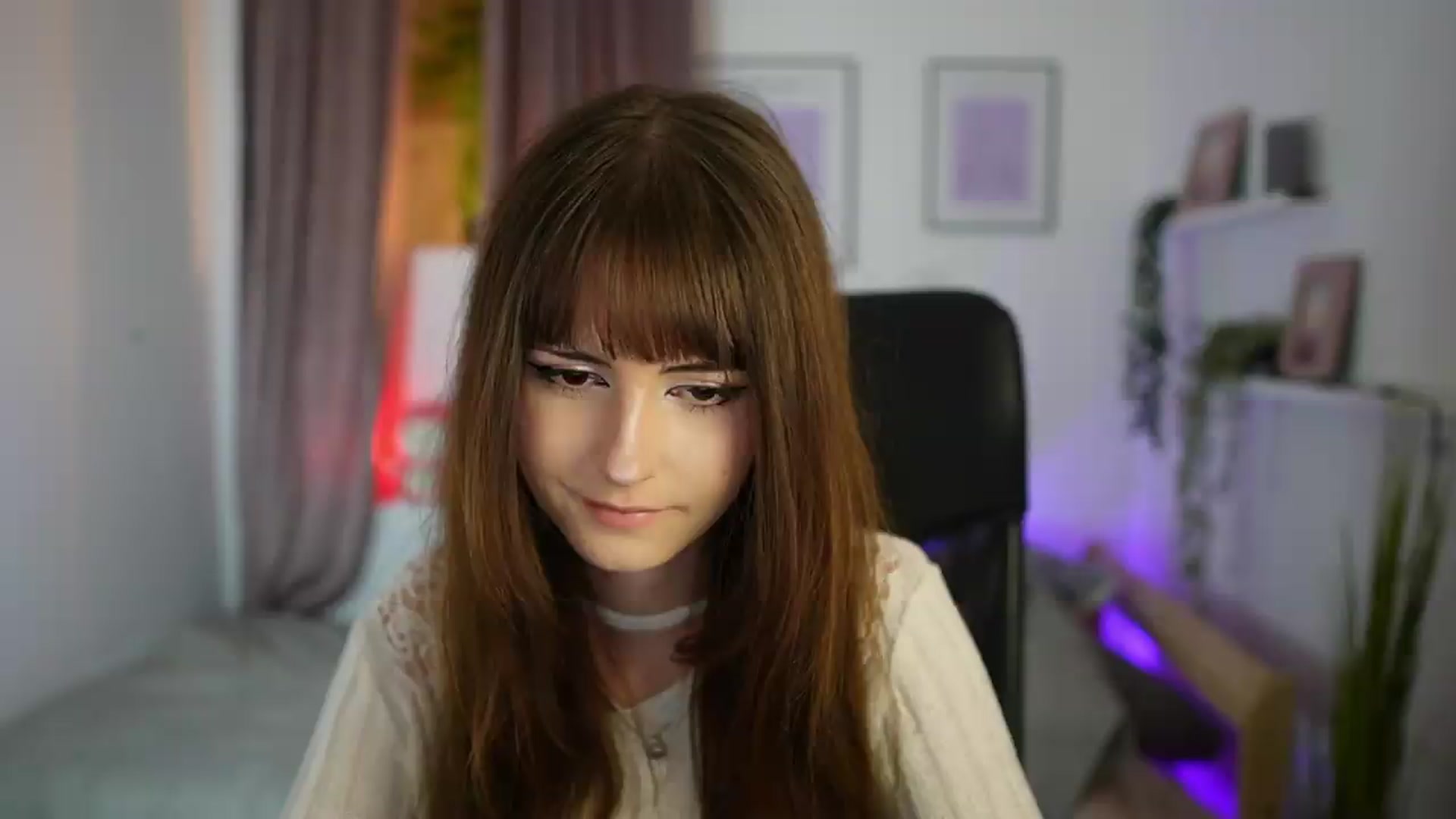 Gallery image thumbnail from Ella_Young's myfreecams stream on, 09/25/2026, 14:00 image 4 of 20