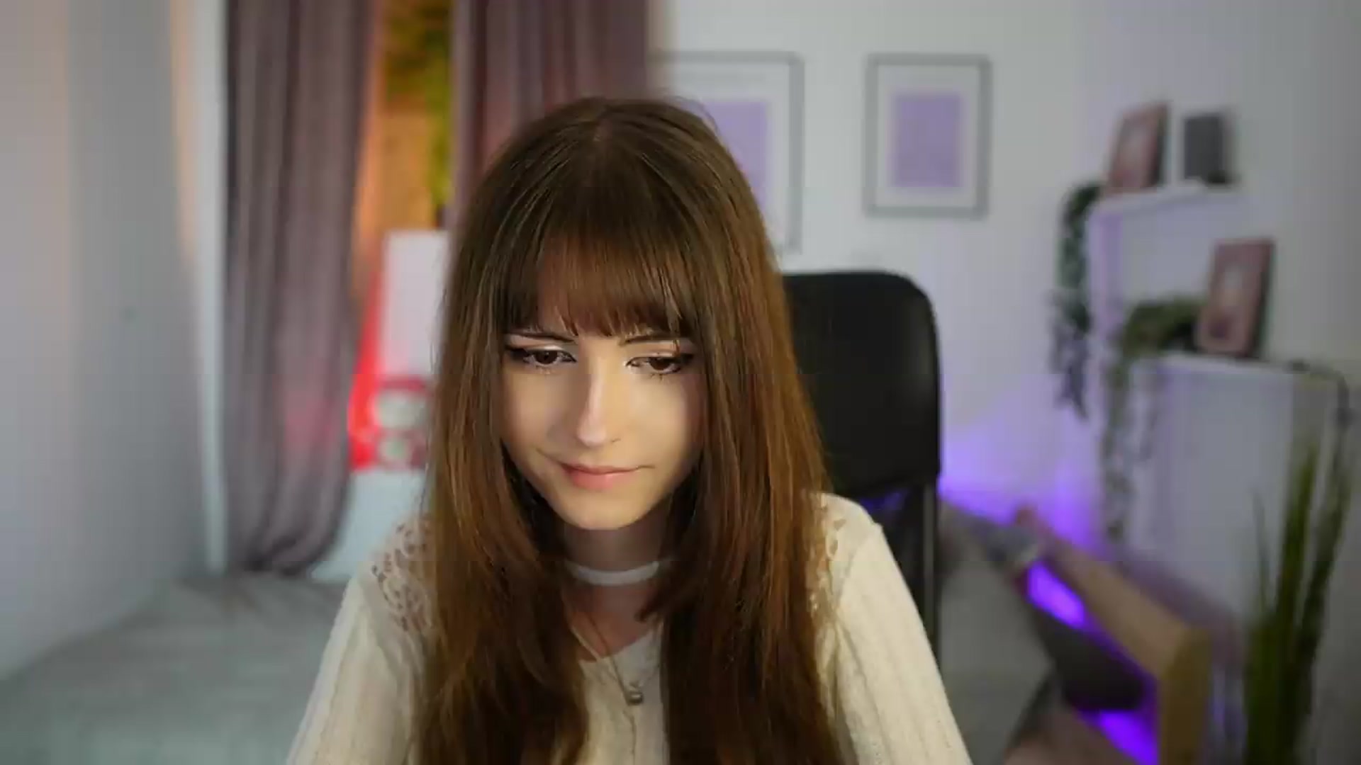 Gallery image thumbnail from Ella_Young's myfreecams stream on, 09/25/2026, 14:00 image 12 of 20
