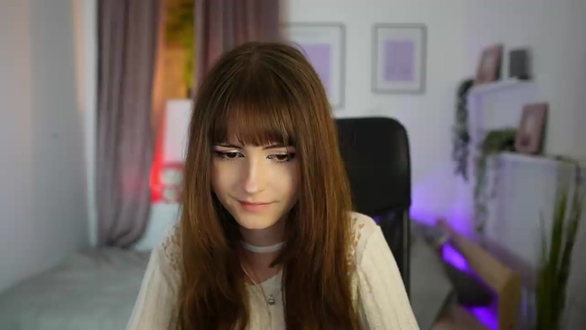 Gallery image thumbnail from Ella_Young's myfreecams stream on, 09/25/2026, 14:00 image 13 of 20
