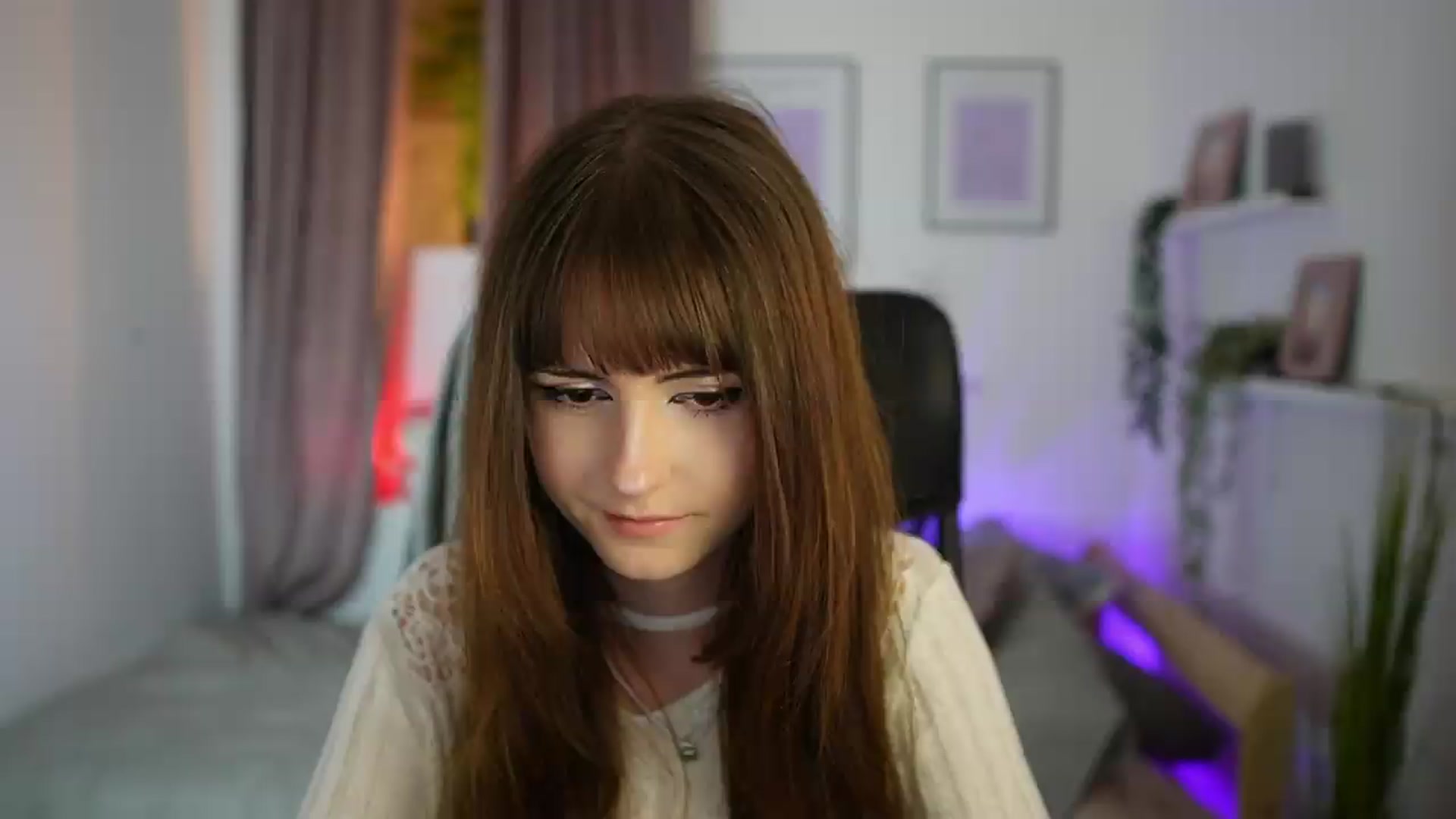 Gallery image thumbnail from Ella_Young's myfreecams stream on, 09/25/2026, 14:00 image 7 of 20