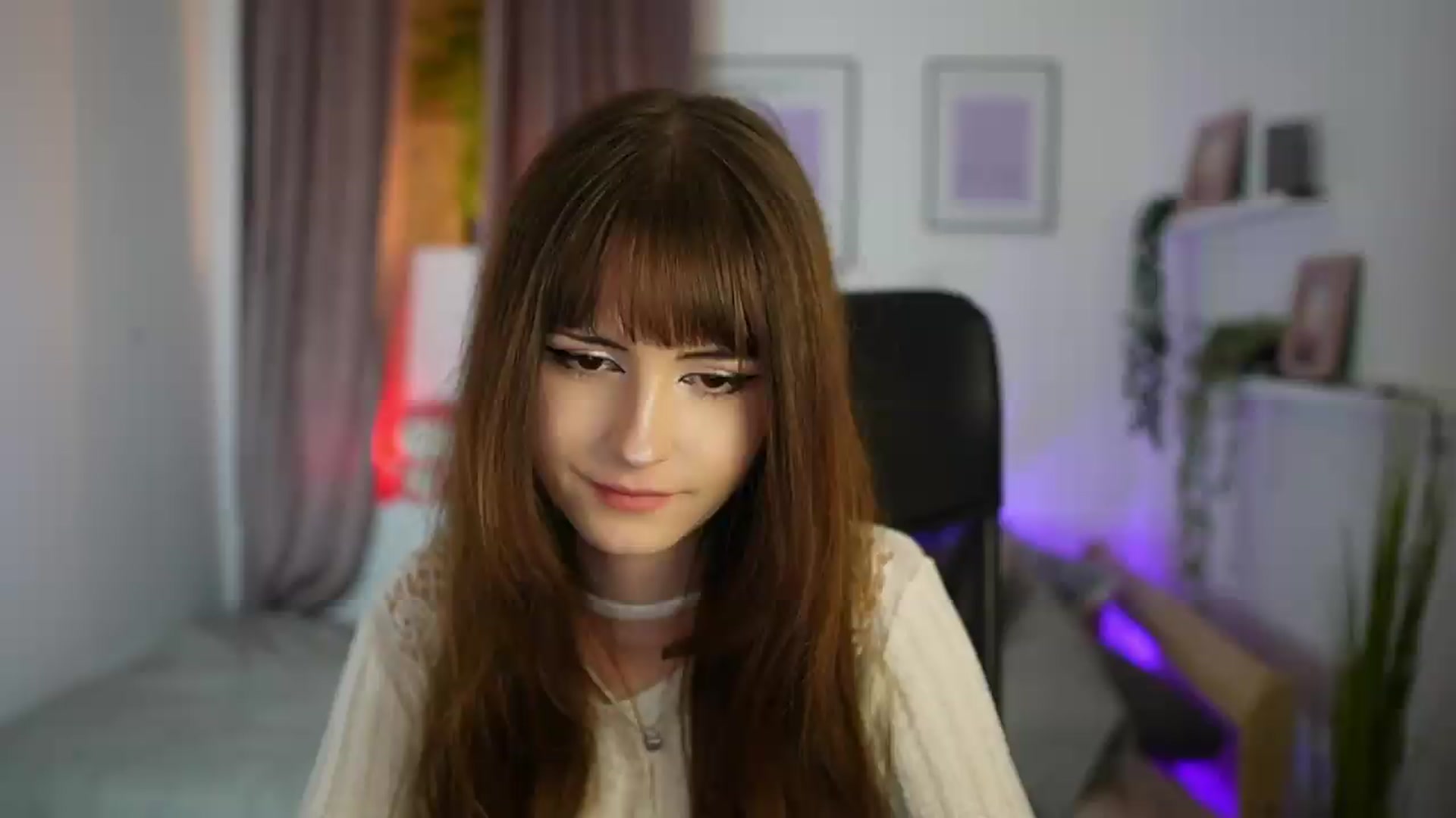 Gallery image thumbnail from Ella_Young's myfreecams stream on, 09/25/2026, 14:00 image 8 of 20