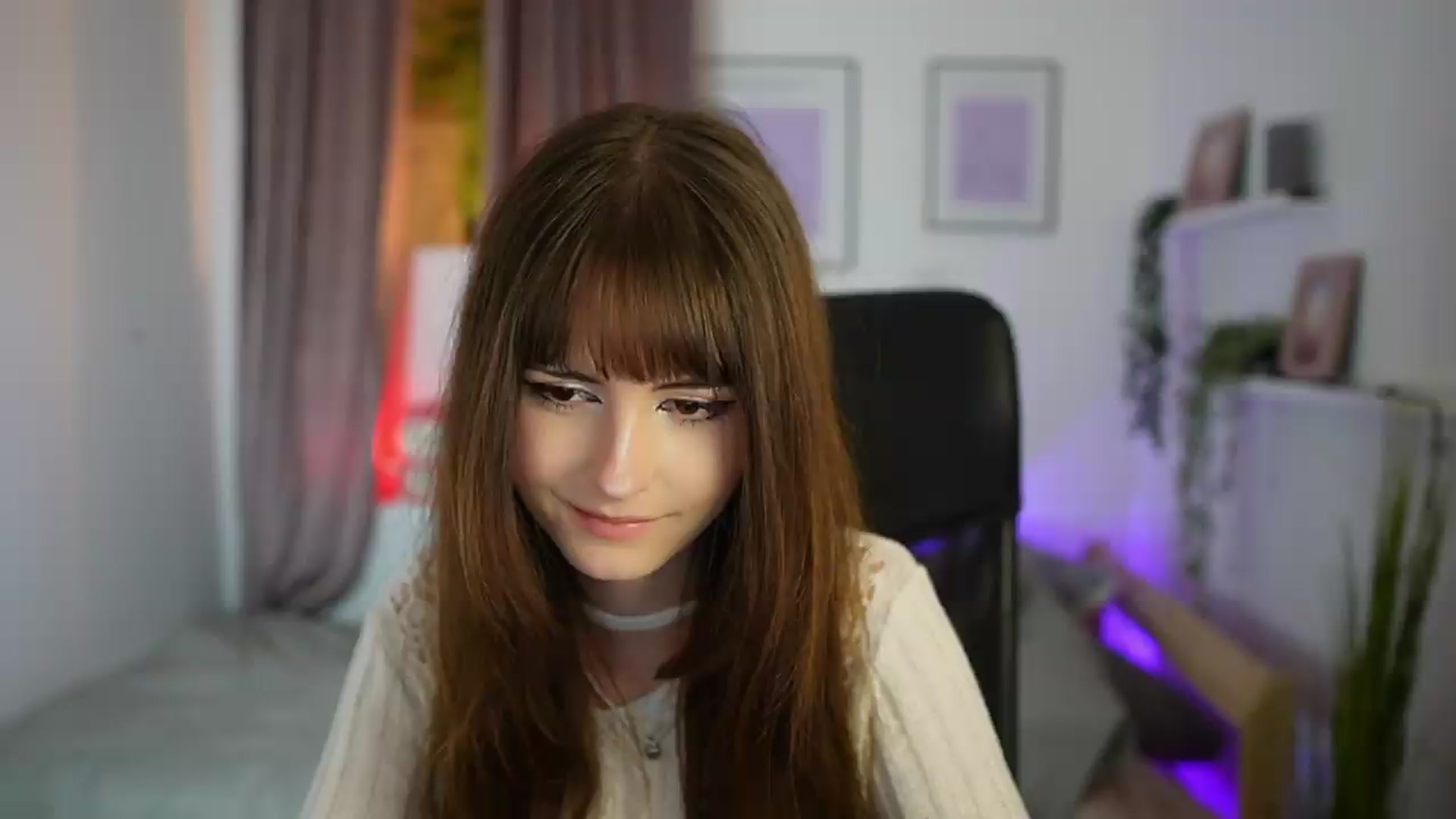 Gallery image thumbnail from Ella_Young's myfreecams stream on, 09/25/2026, 14:00 image 11 of 20