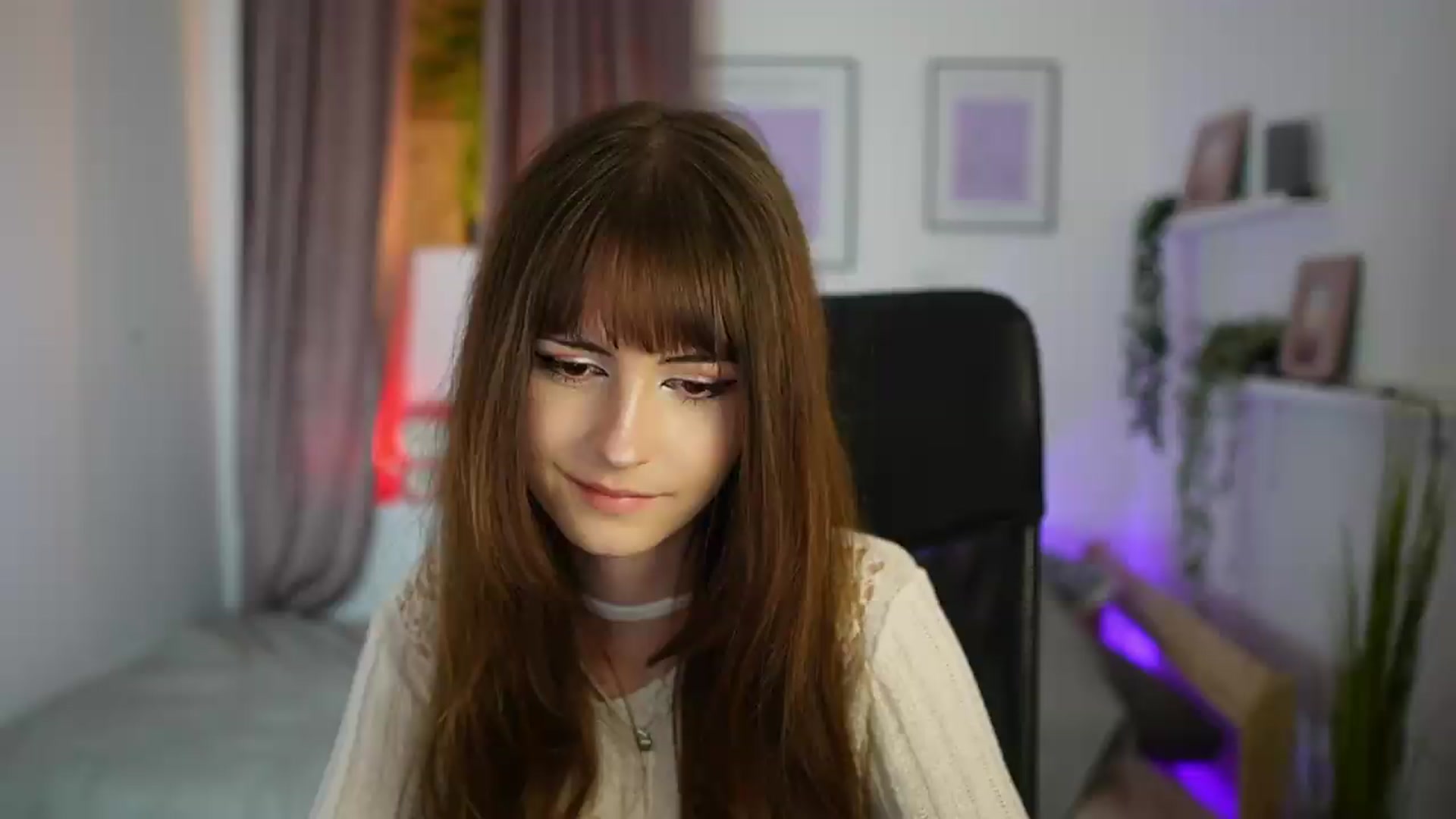 Gallery image thumbnail from Ella_Young's myfreecams stream on, 09/25/2026, 14:00 image 16 of 20