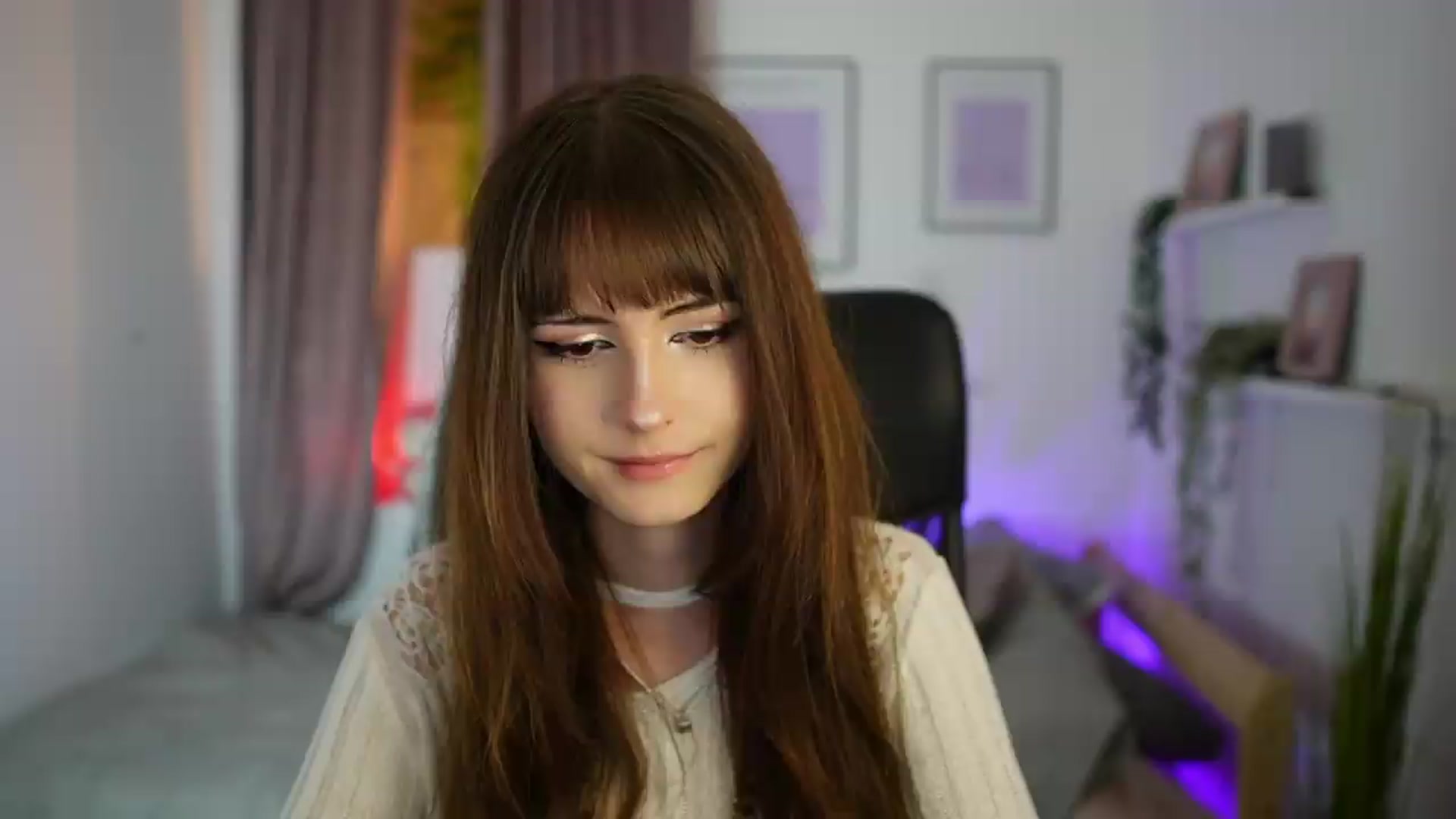 Gallery image thumbnail from Ella_Young's myfreecams stream on, 09/25/2026, 14:00 image 1 of 20