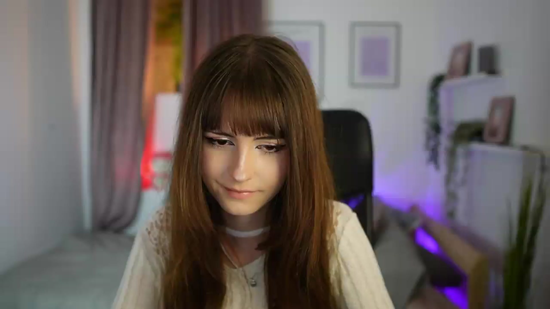 Gallery image thumbnail from Ella_Young's myfreecams stream on, 09/25/2026, 14:00 image 6 of 20