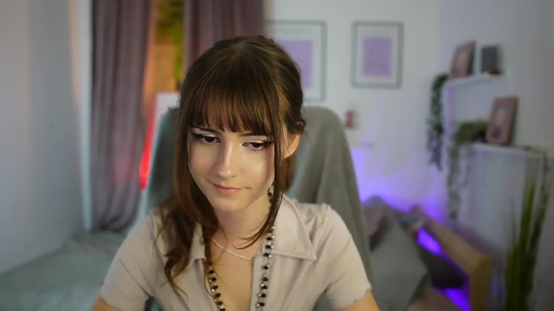Gallery image thumbnail from Ella_Young's myfreecams stream on, 09/26/2026, 14:39 image 14 of 20