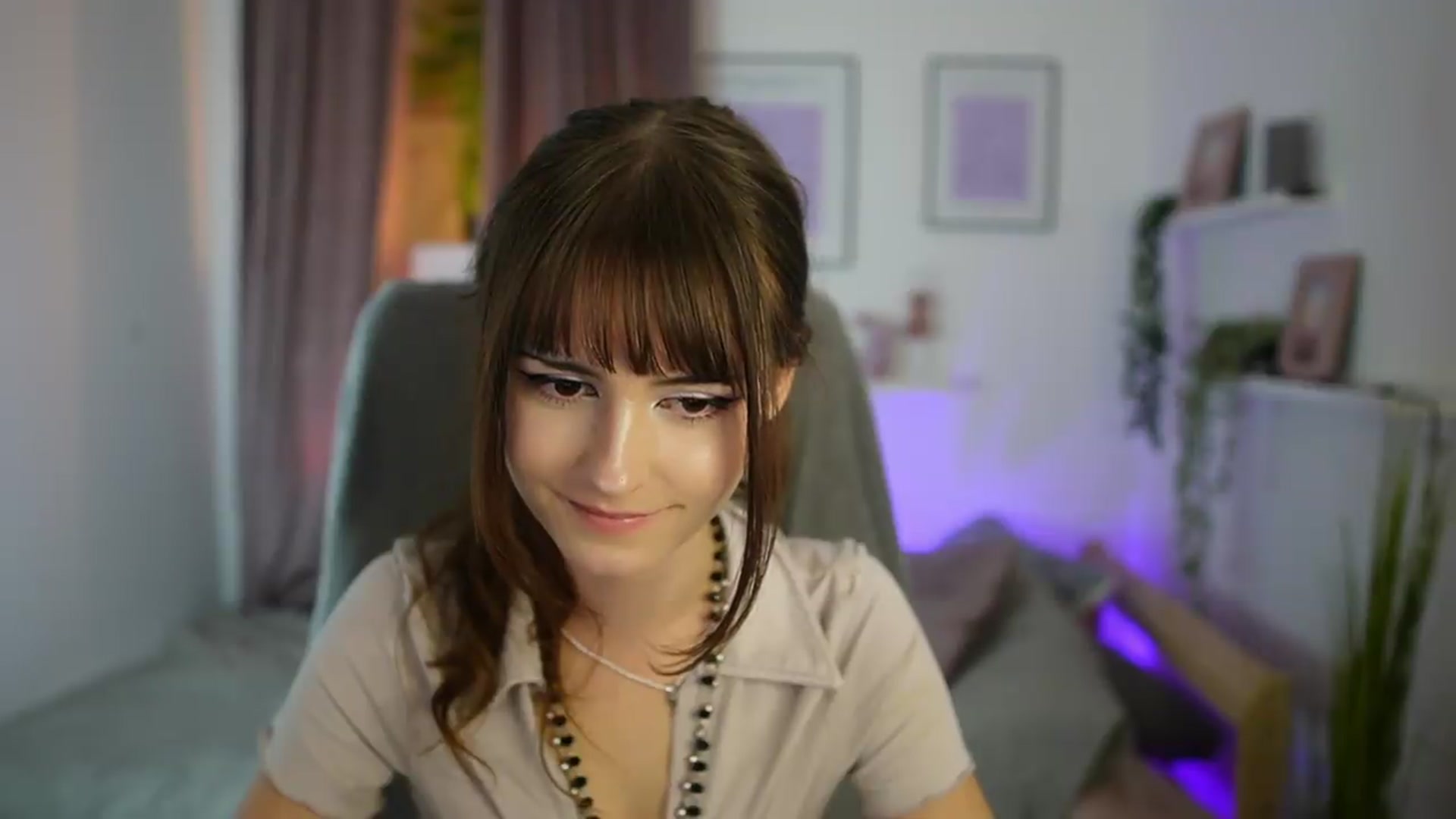 Gallery image thumbnail from Ella_Young's myfreecams stream on, 09/26/2026, 14:39 image 12 of 20