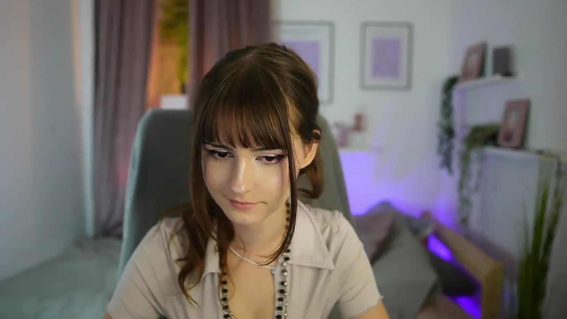Gallery image thumbnail from Ella_Young's myfreecams stream on, 09/26/2026, 14:39 image 10 of 20