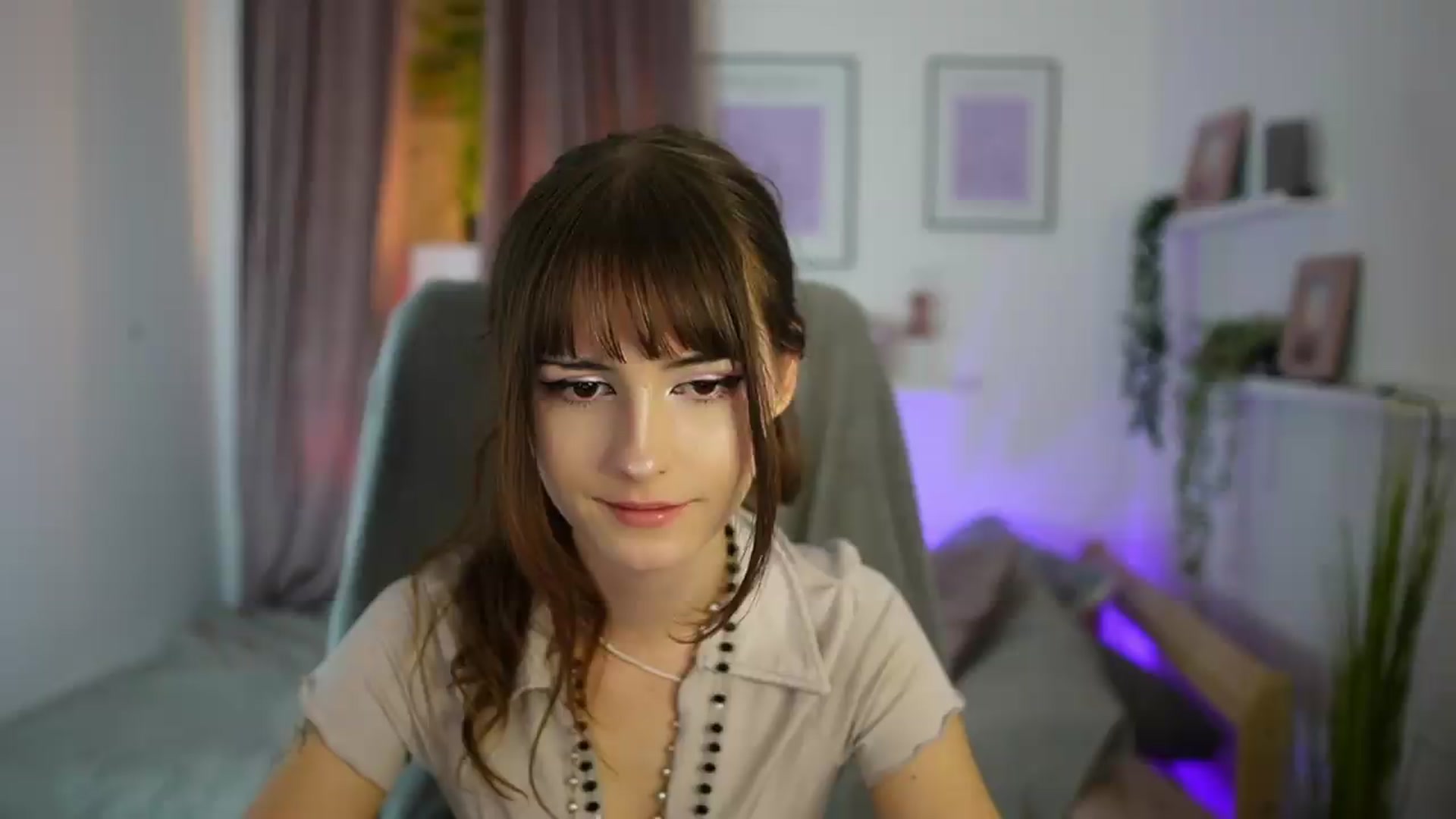 Gallery image thumbnail from Ella_Young's myfreecams stream on, 09/26/2026, 14:39 image 5 of 20