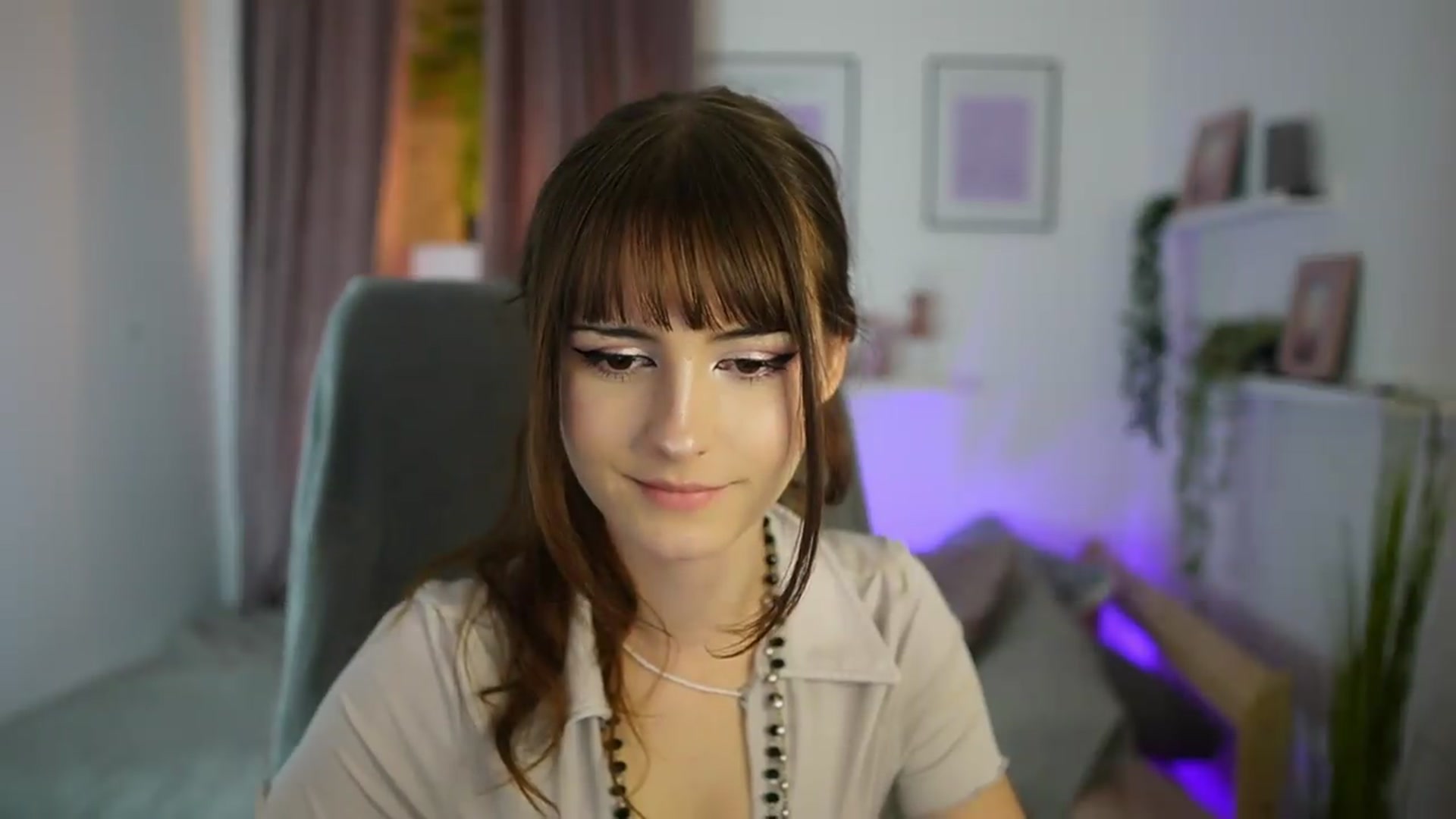 Gallery image thumbnail from Ella_Young's myfreecams stream on, 09/26/2026, 14:39 image 11 of 20