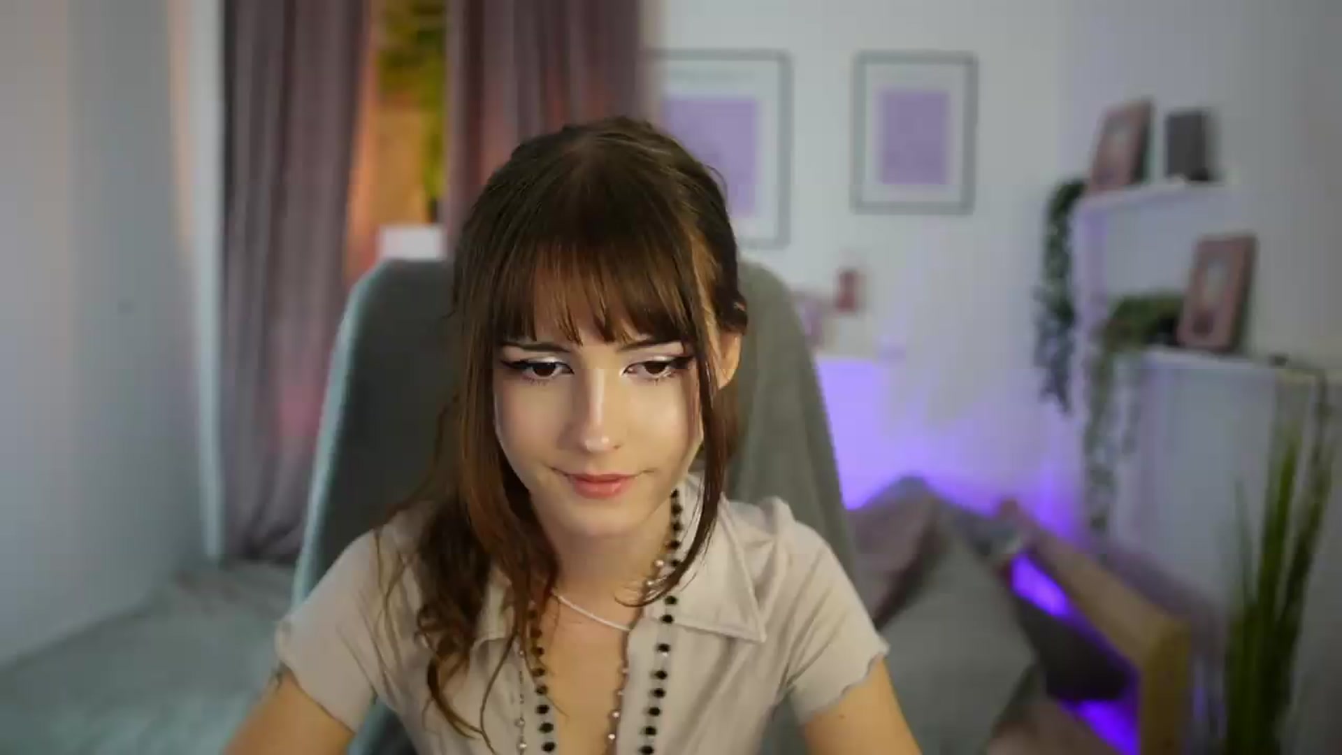 Gallery image thumbnail from Ella_Young's myfreecams stream on, 09/26/2026, 14:39 image 4 of 20