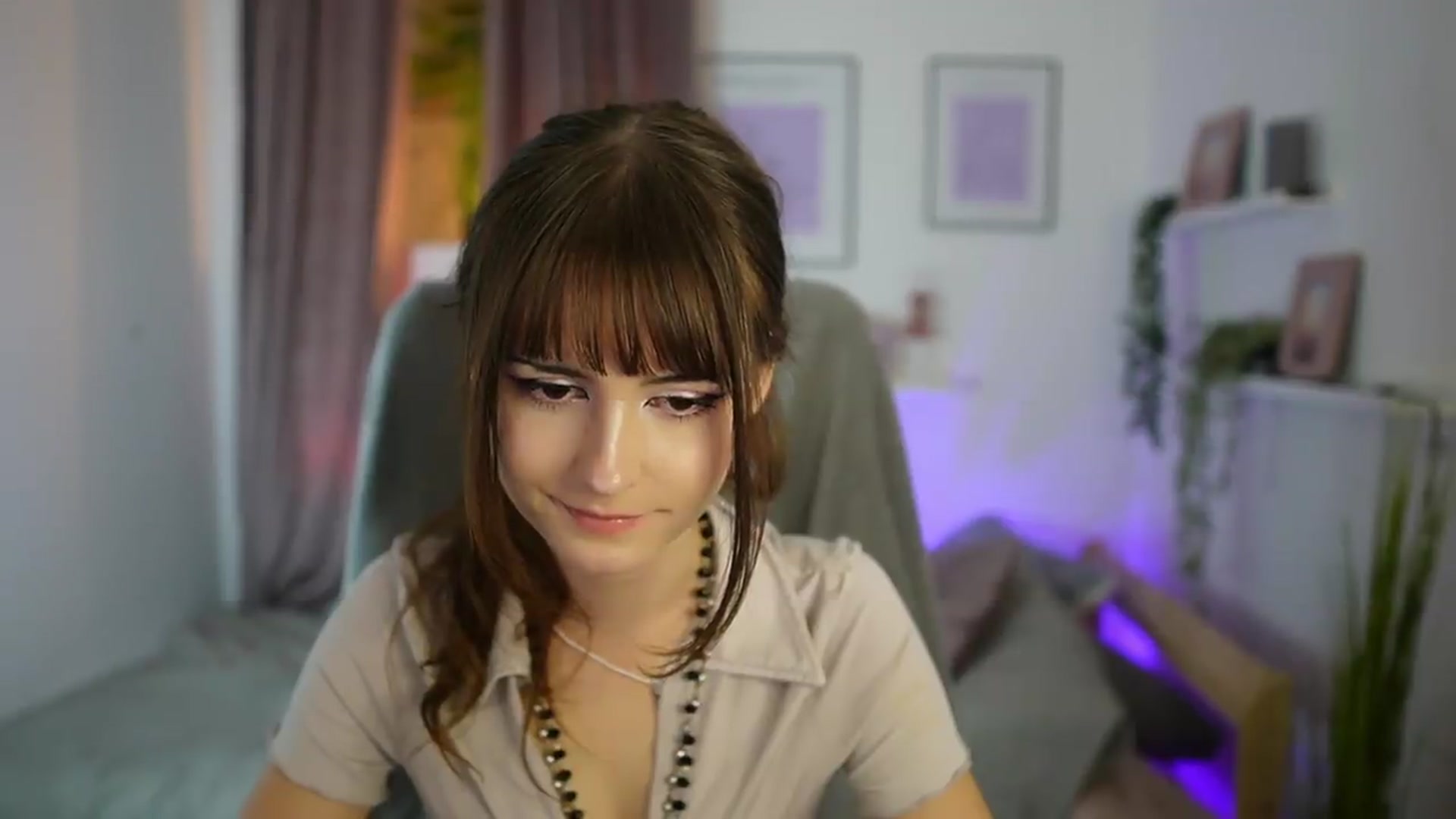Gallery image thumbnail from Ella_Young's myfreecams stream on, 09/26/2026, 14:39 image 13 of 20