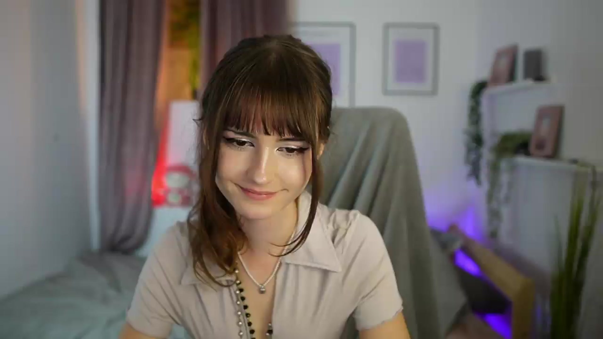 Gallery image thumbnail from Ella_Young's myfreecams stream on, 09/26/2026, 17:10 image 1 of 20