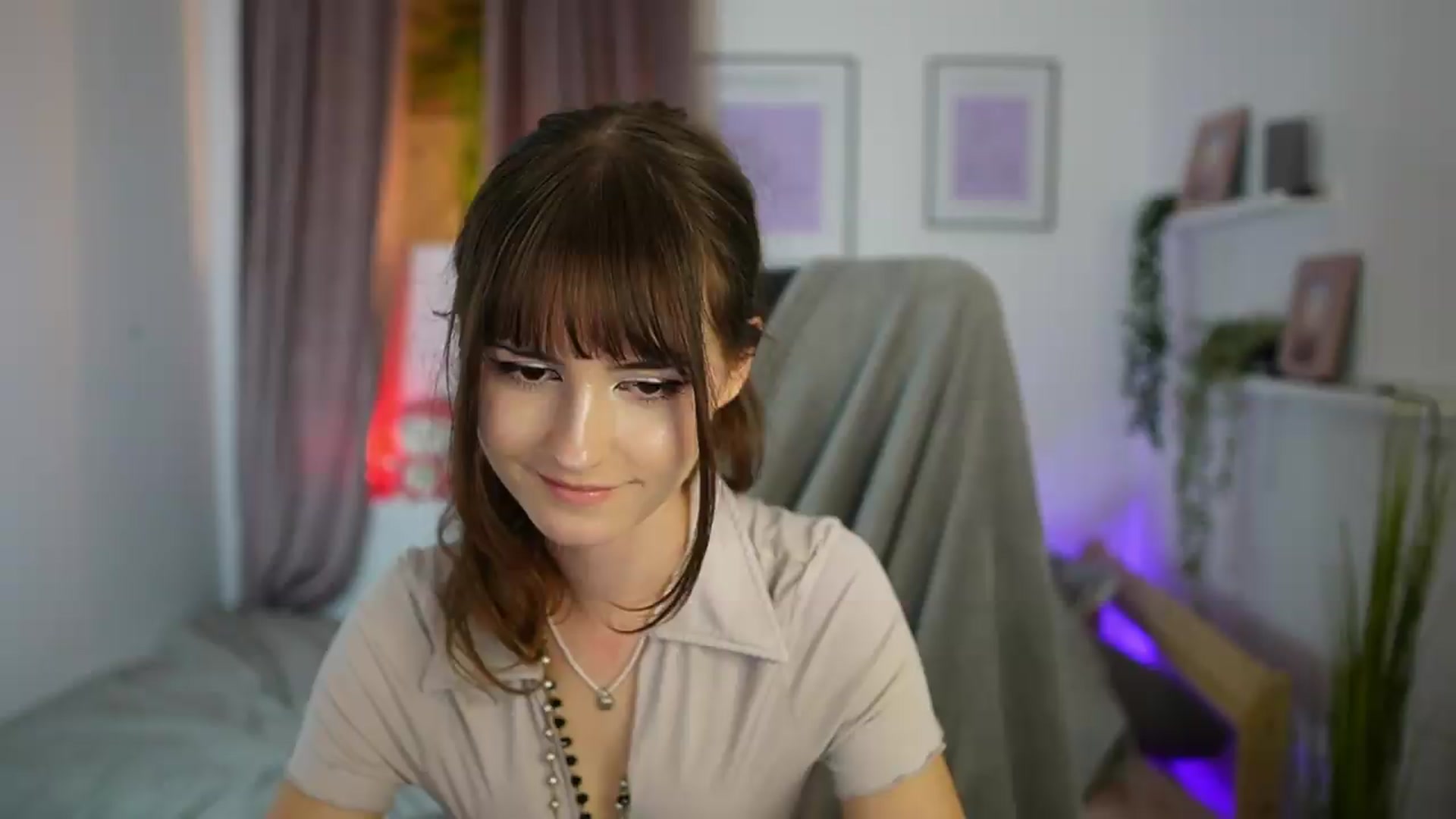 Gallery image thumbnail from Ella_Young's myfreecams stream on, 09/26/2026, 17:10 image 3 of 20