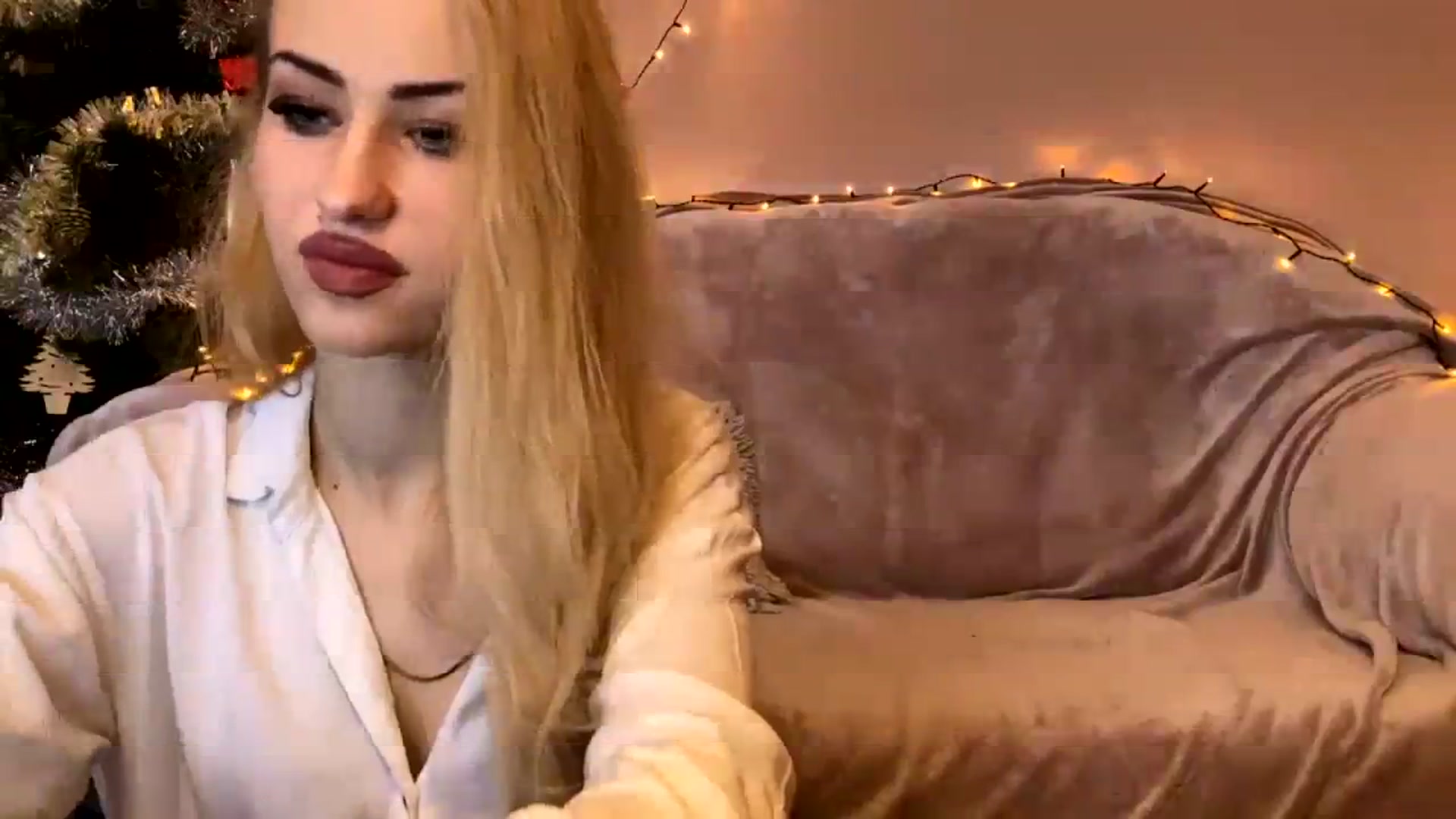 Gallery image thumbnail from Ella_wattner's myfreecams stream on, 12/09/2023, 10:28 image 7 of 20