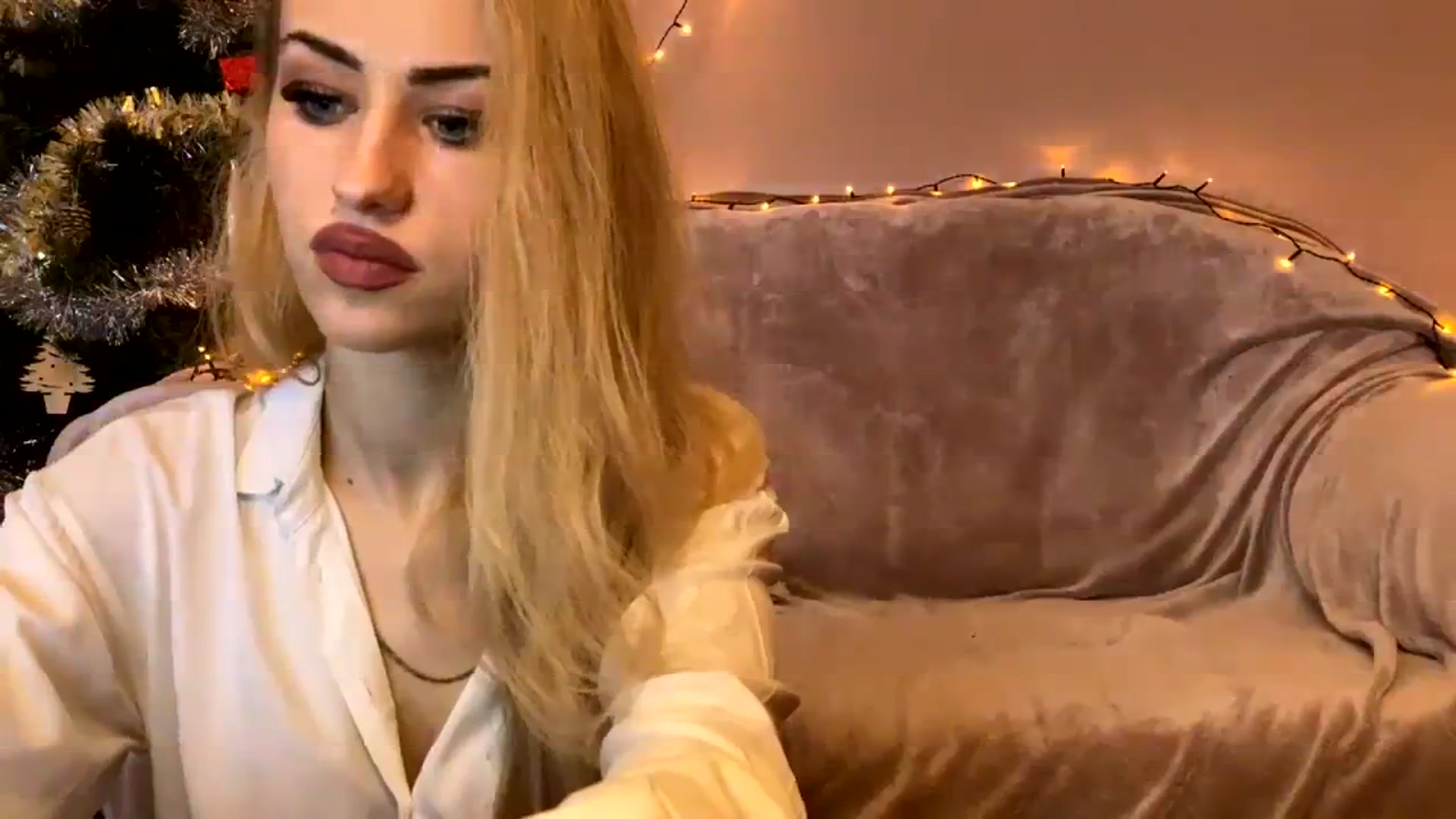 Gallery image thumbnail from Ella_wattner's myfreecams stream on, 12/09/2023, 10:28 image 4 of 20