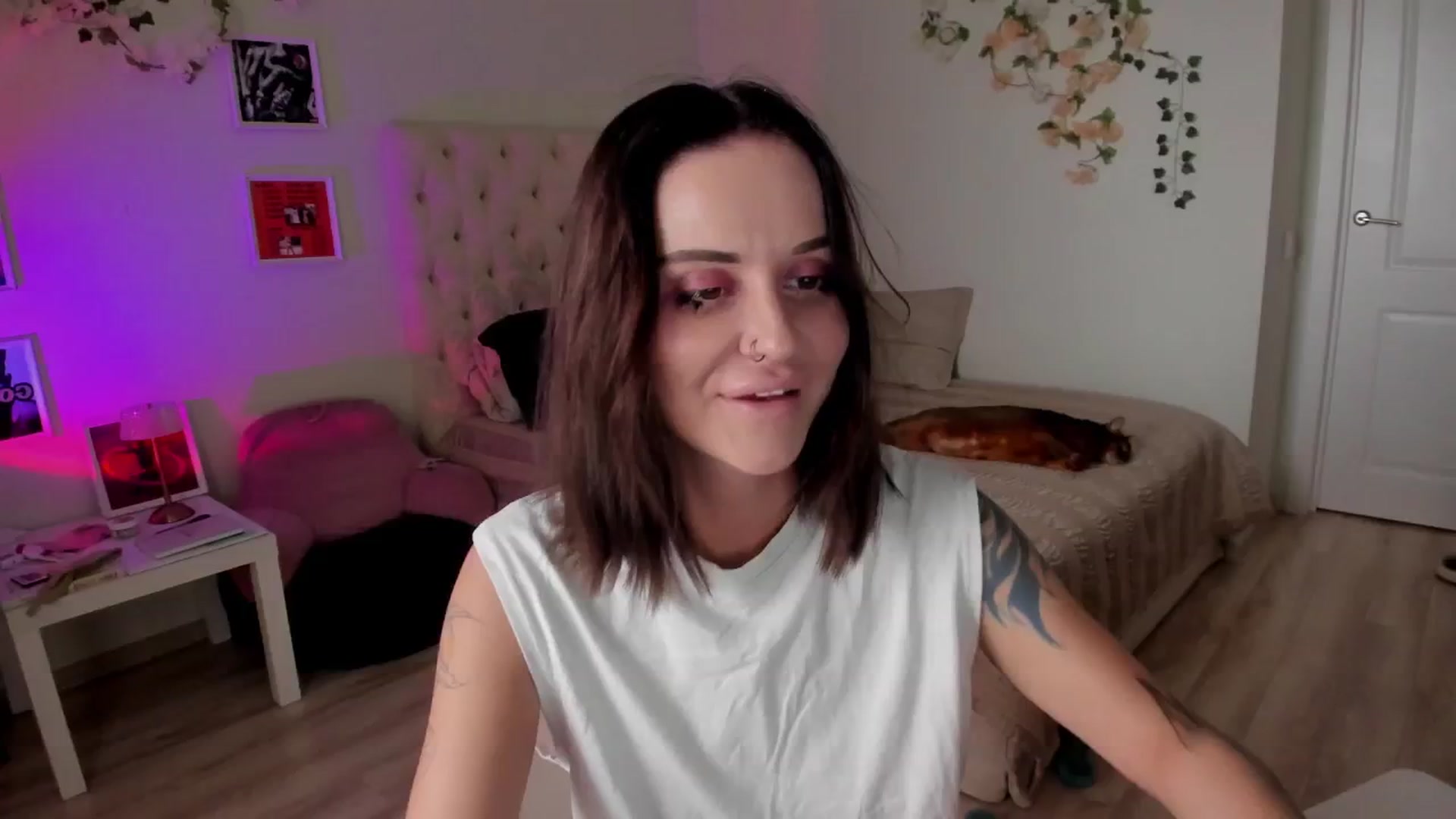Gallery image thumbnail from Ellaaaa's myfreecams stream on, 09/17/2025, 09:20 image 11 of 20