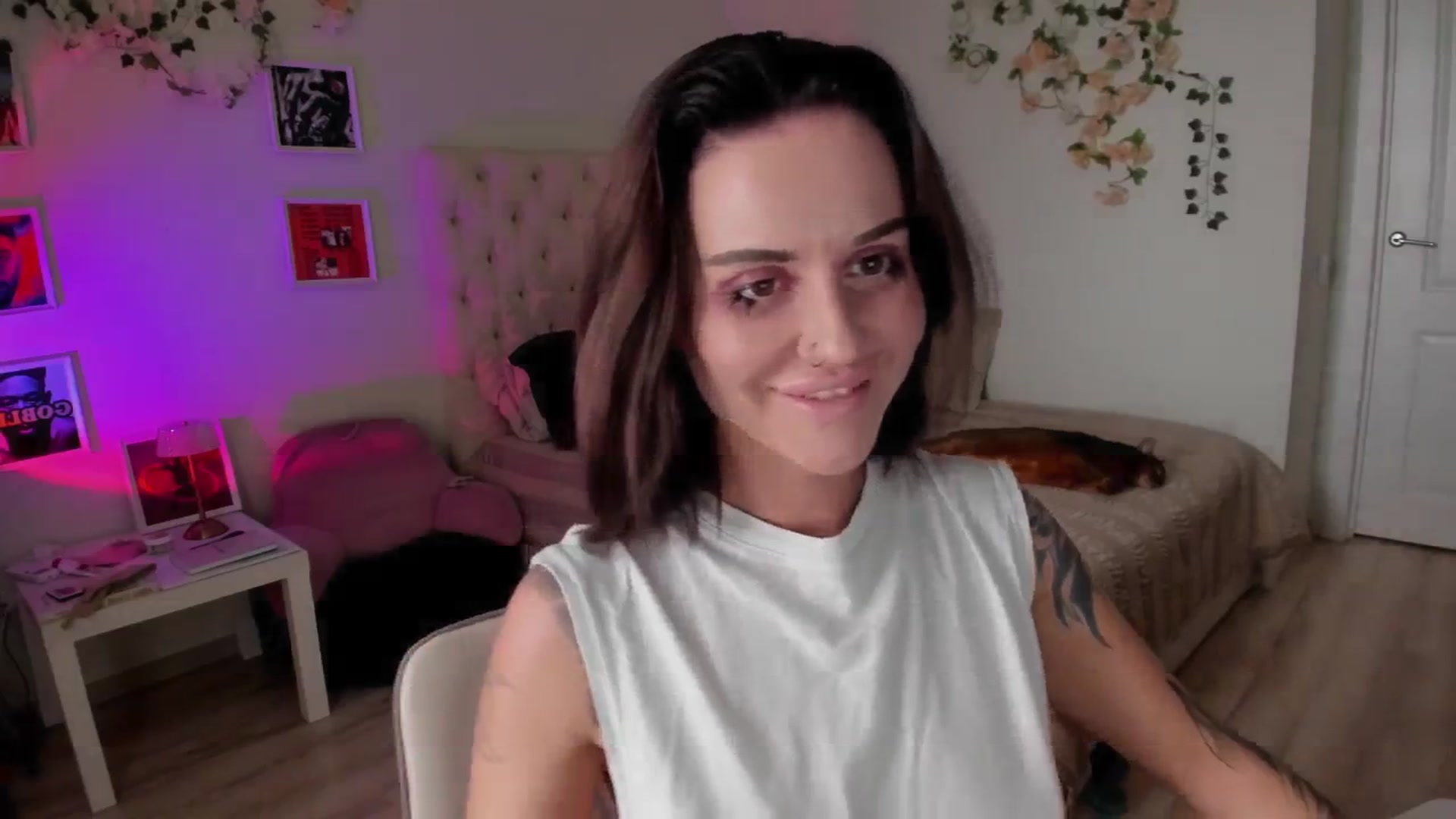 Gallery image thumbnail from Ellaaaa's myfreecams stream on, 09/17/2025, 09:20 image 13 of 20