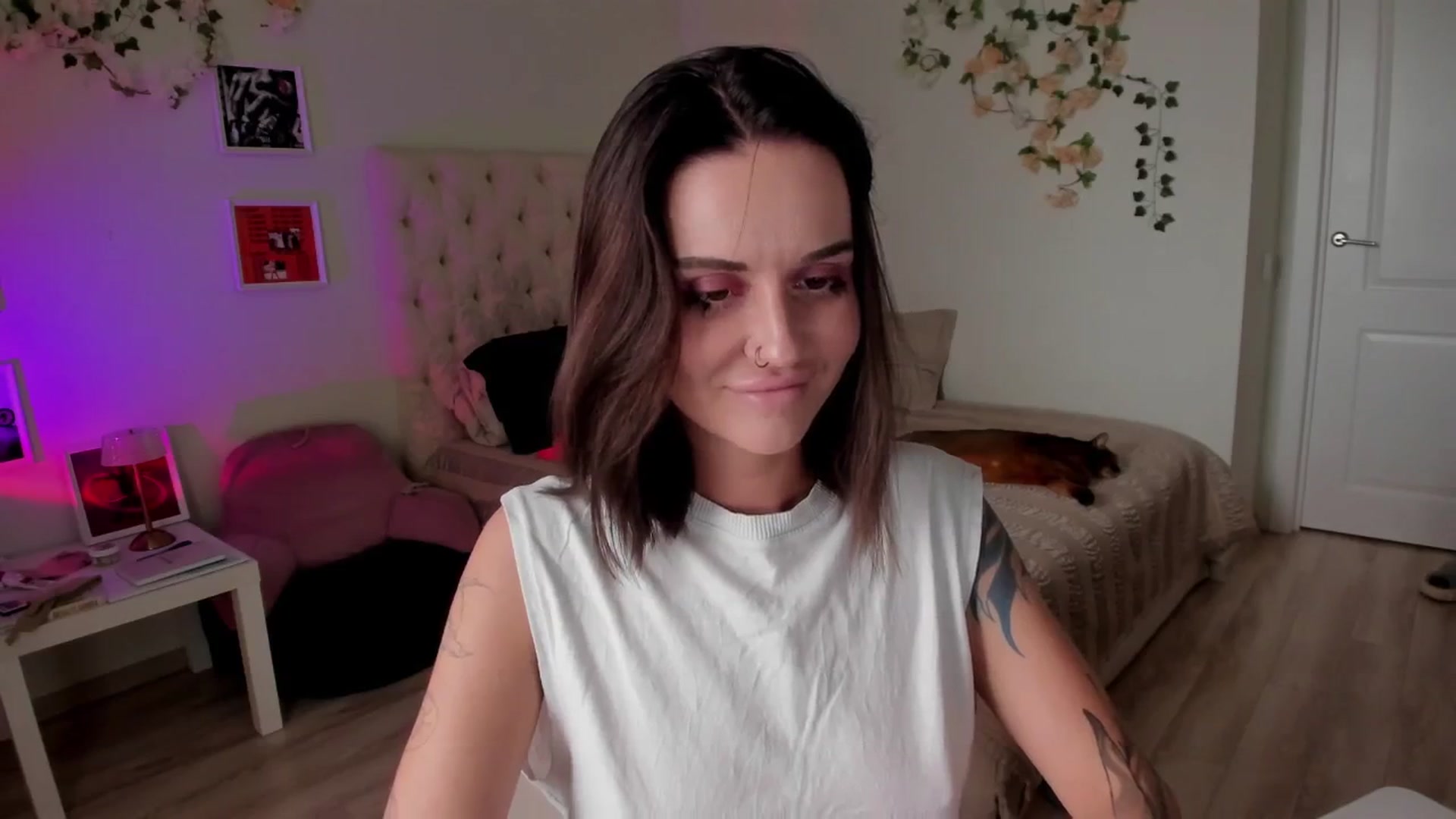 Gallery image thumbnail from Ellaaaa's myfreecams stream on, 09/17/2025, 09:20 image 17 of 20