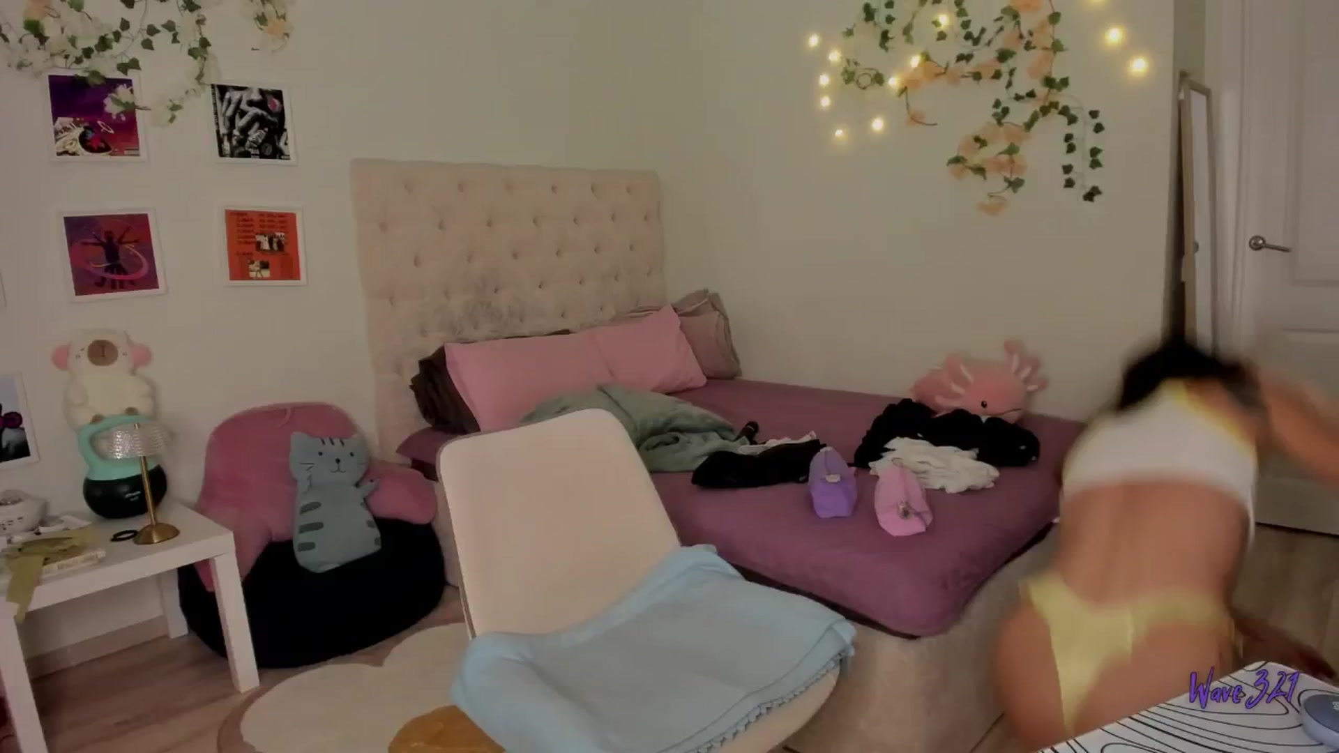 Gallery image thumbnail from Ellaaaa's myfreecams stream on, 10/28/2025, 10:32 image 11 of 20
